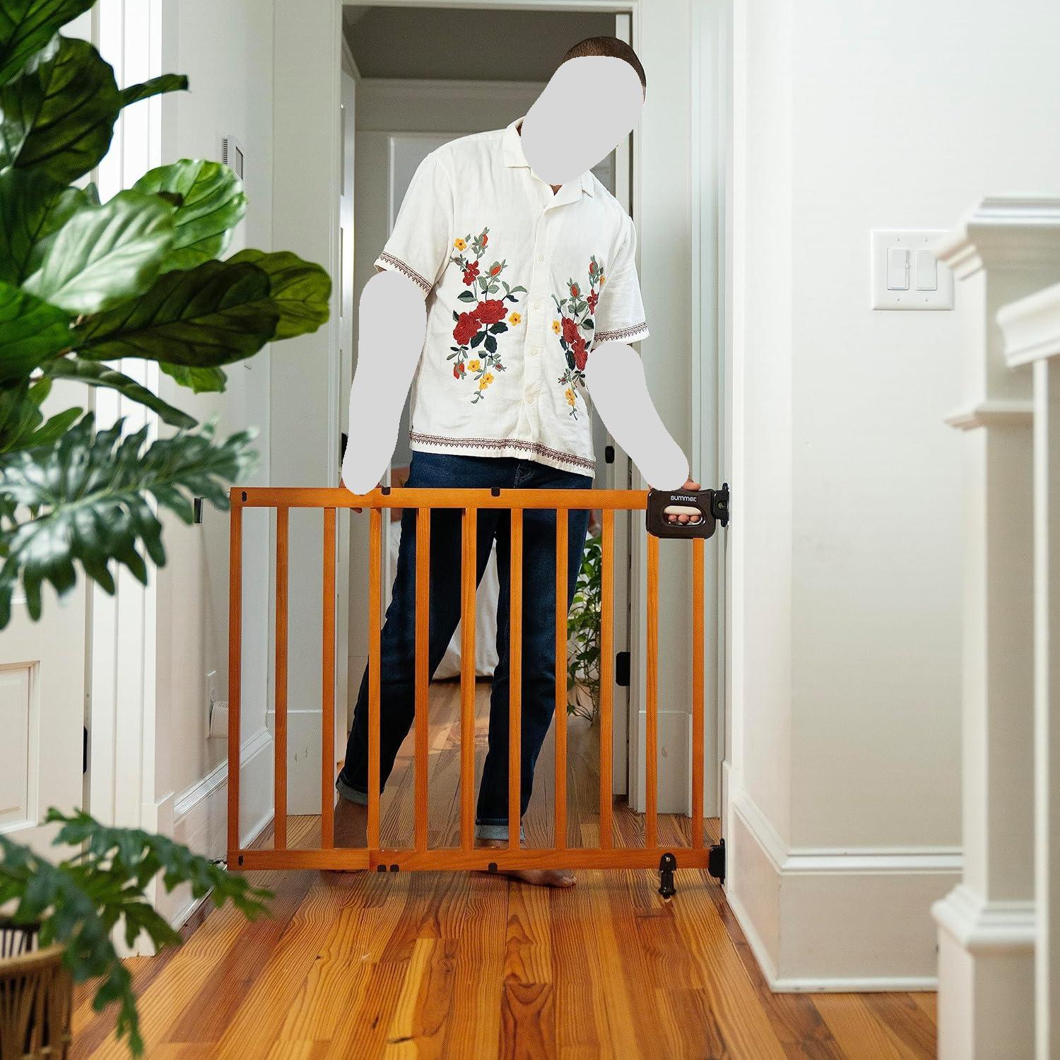 Summer Infant Deluxe Stairway Easy-to-Install Wooden Baby Safety Gate for Stairs and Doorways - Childproof Home Protection for Toddlers and Pets