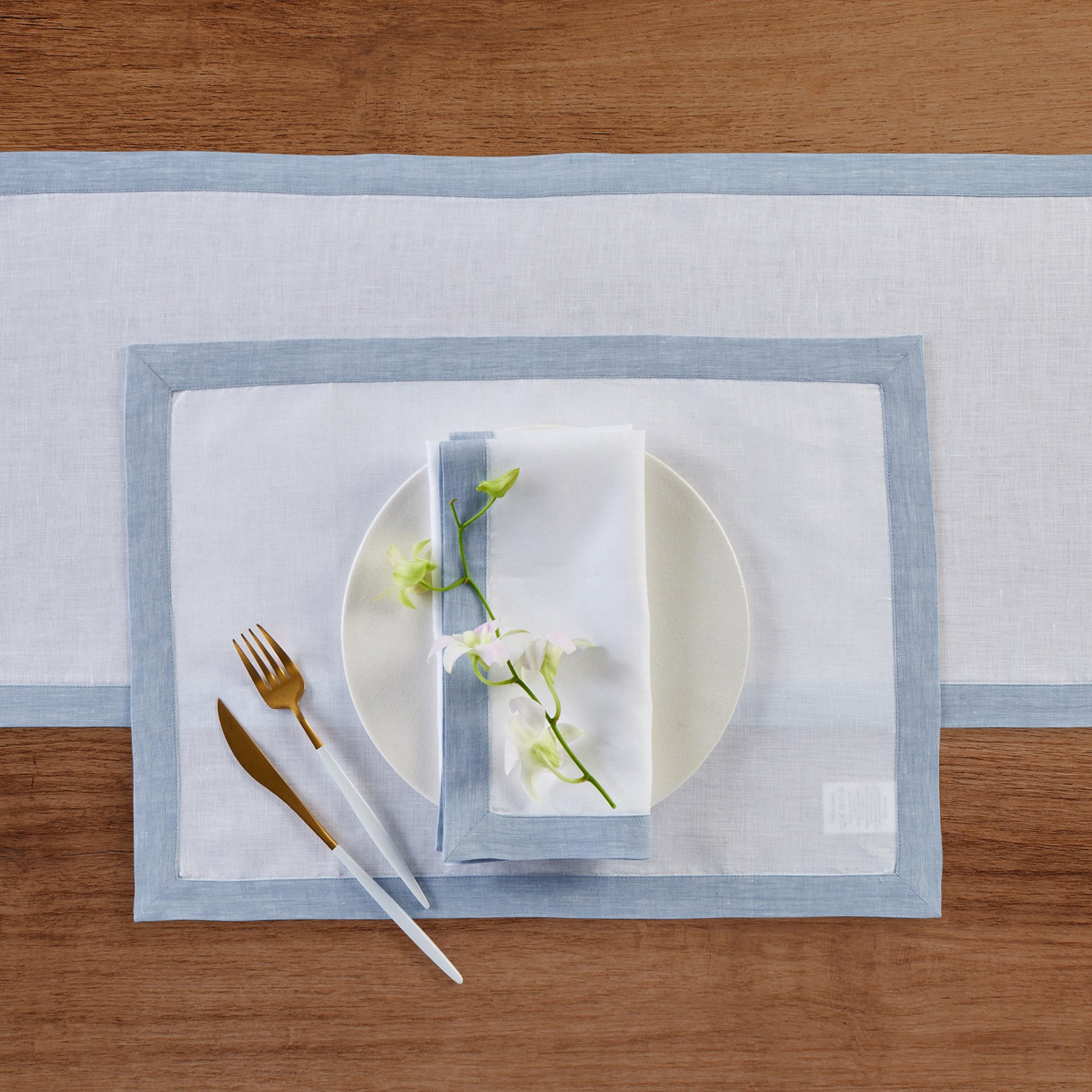 Premium Classic Cotton Placemats Set of 4 - Elegant Table Decor for Dining Room, Kitchen & Holiday Gatherings