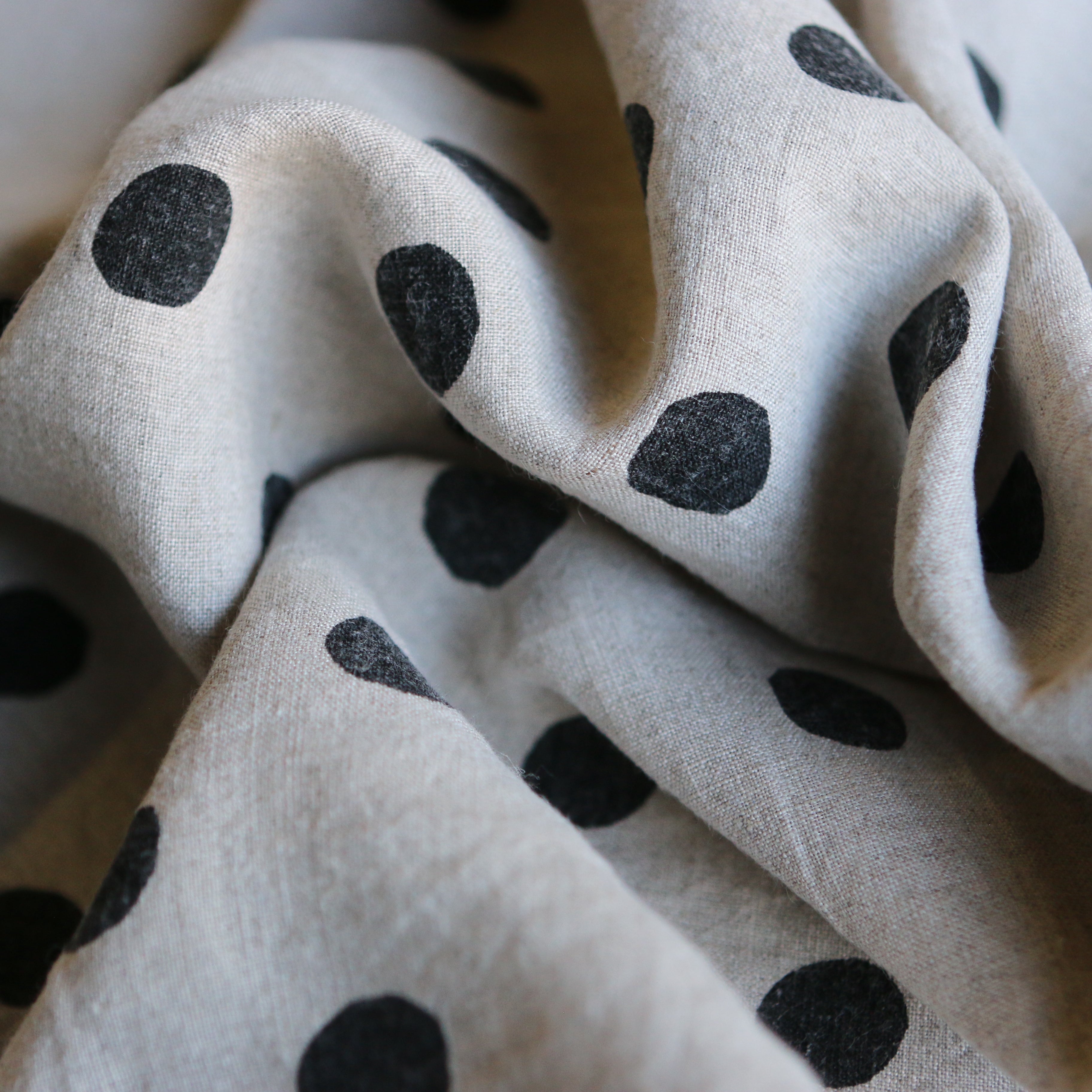 Premium Natural Linen Fabric - Soft & Breathable 100% Linen Material for Home Decor, Curtains & DIY Crafts - Perfect for Upholstery, Table Runners & Summer Clothing