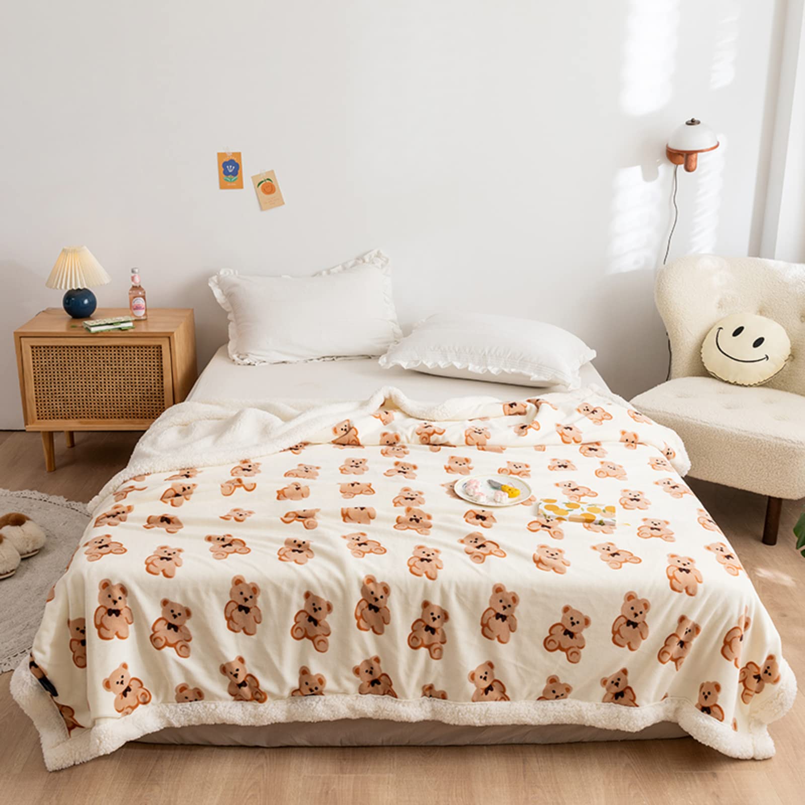 AIKES Fleece Throw Blankets - Thick & Warm Bed Blanket for All Seasons, Super Soft Twin Blanket in Pastoral Style, Queen Size 150x200cm (White Bear) - Perfect for Sofa, Bed, Couch & Home Decor