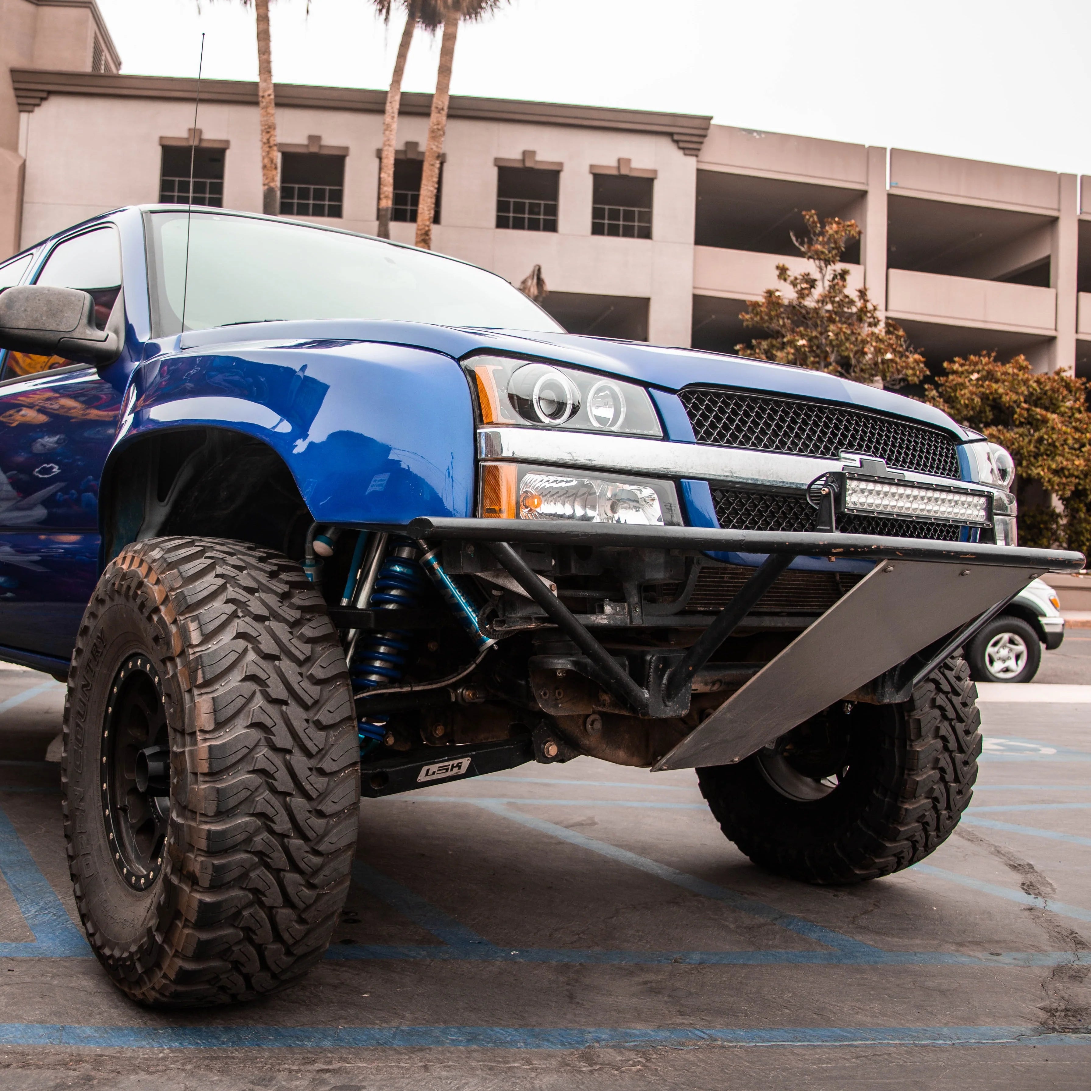 2003-2006 Chevrolet Silverado Fiberglass Fender Replacement - Durable & Lightweight Aftermarket Fenders for Off-Road & Custom Truck Builds