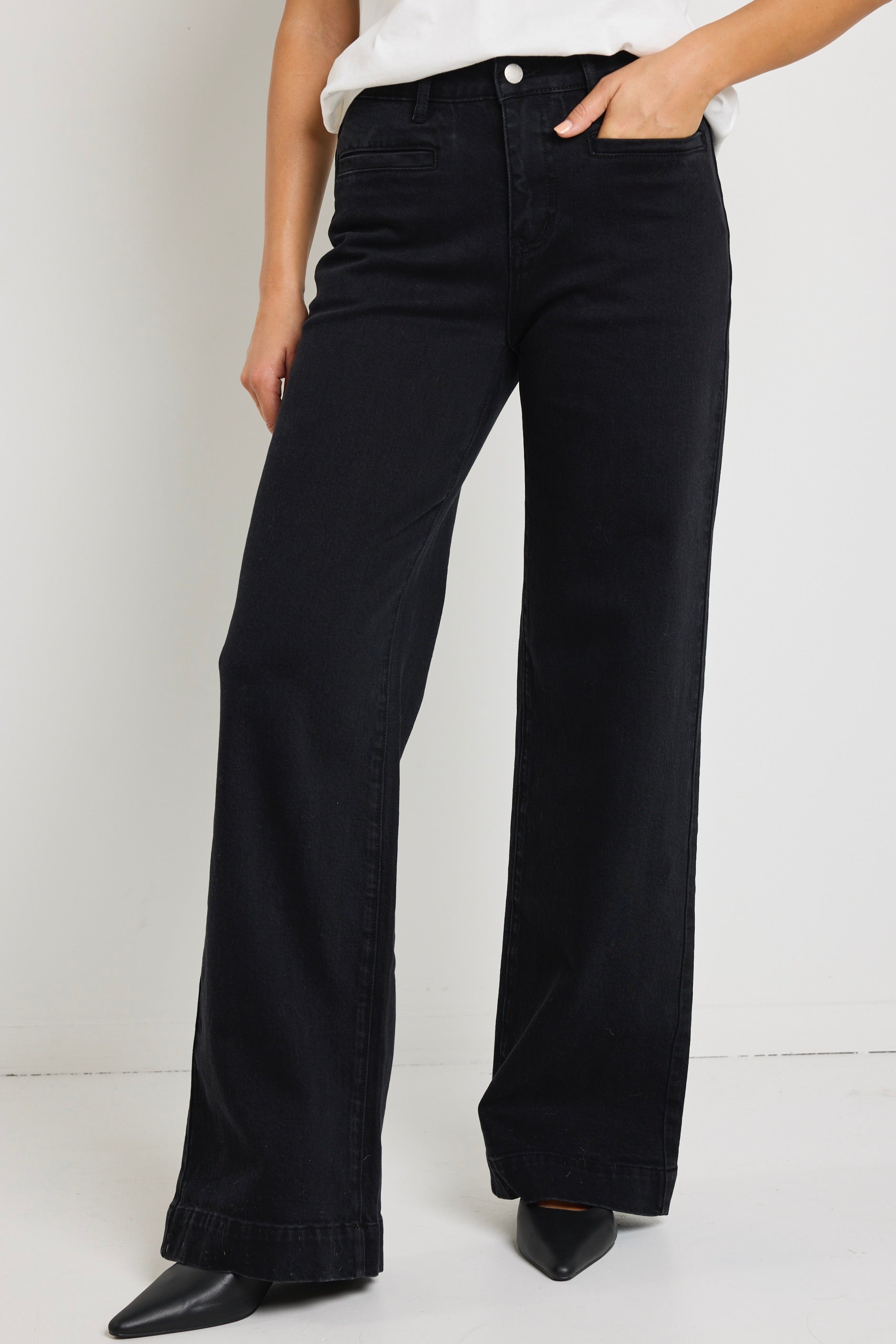 Black High Waist Wide Leg Jeans with Pockets for Women - Comfortable Concert & Casual Wear