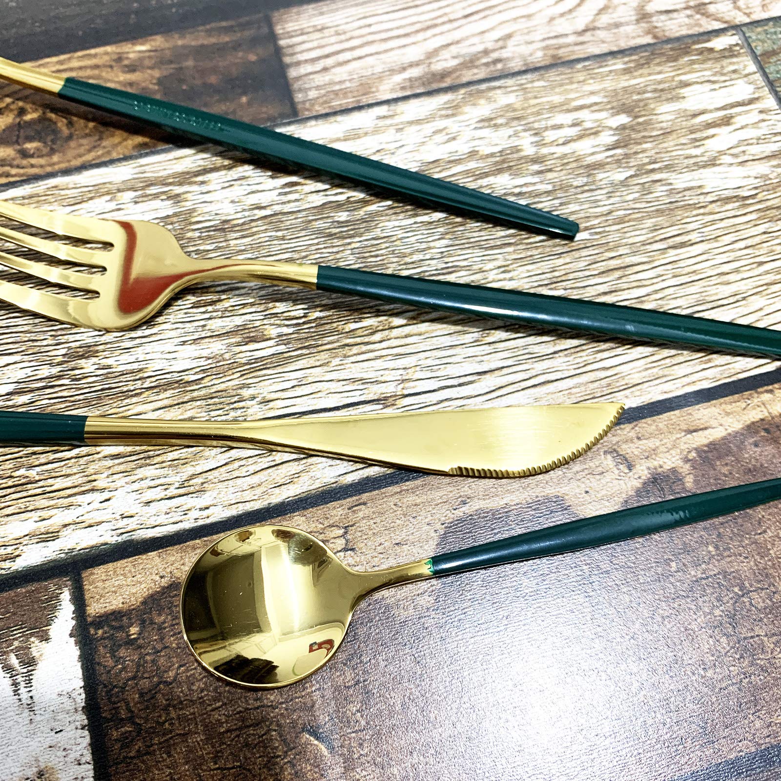 Premium Gugrida 24-Piece Silverware Set - 18/10 Stainless Steel Flatware with Mirror Finish in Elegant Green Gold | Durable Reusable Cutlery for Dinner Parties, Restaurants & Everyday Dining (Service for 6) | Perfect for Family Gatherings, Weddings & Formal Occasions