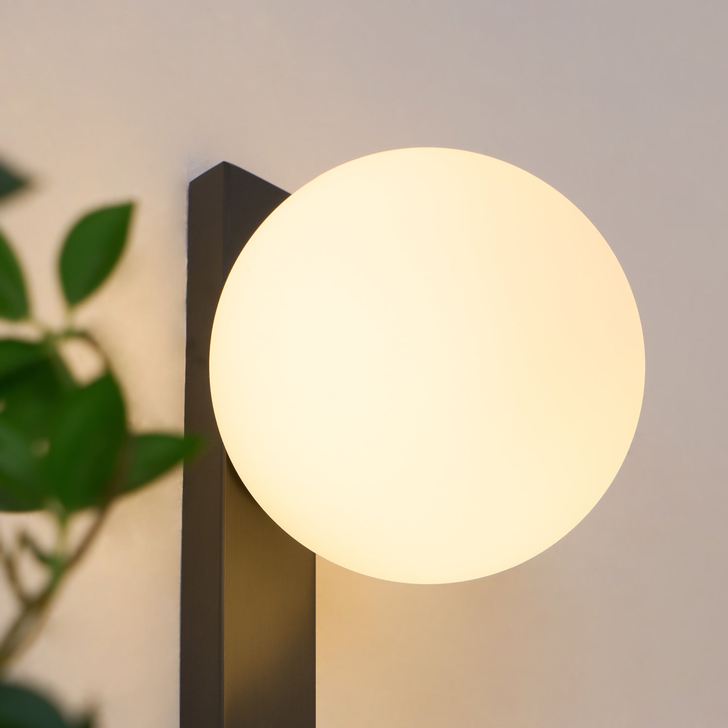 Circ 3720 Modern Wall Lamp - Sleek LED Sconce Light Fixture for Bedroom, Living Room & Hallway - Energy-Efficient Indoor Lighting Solution