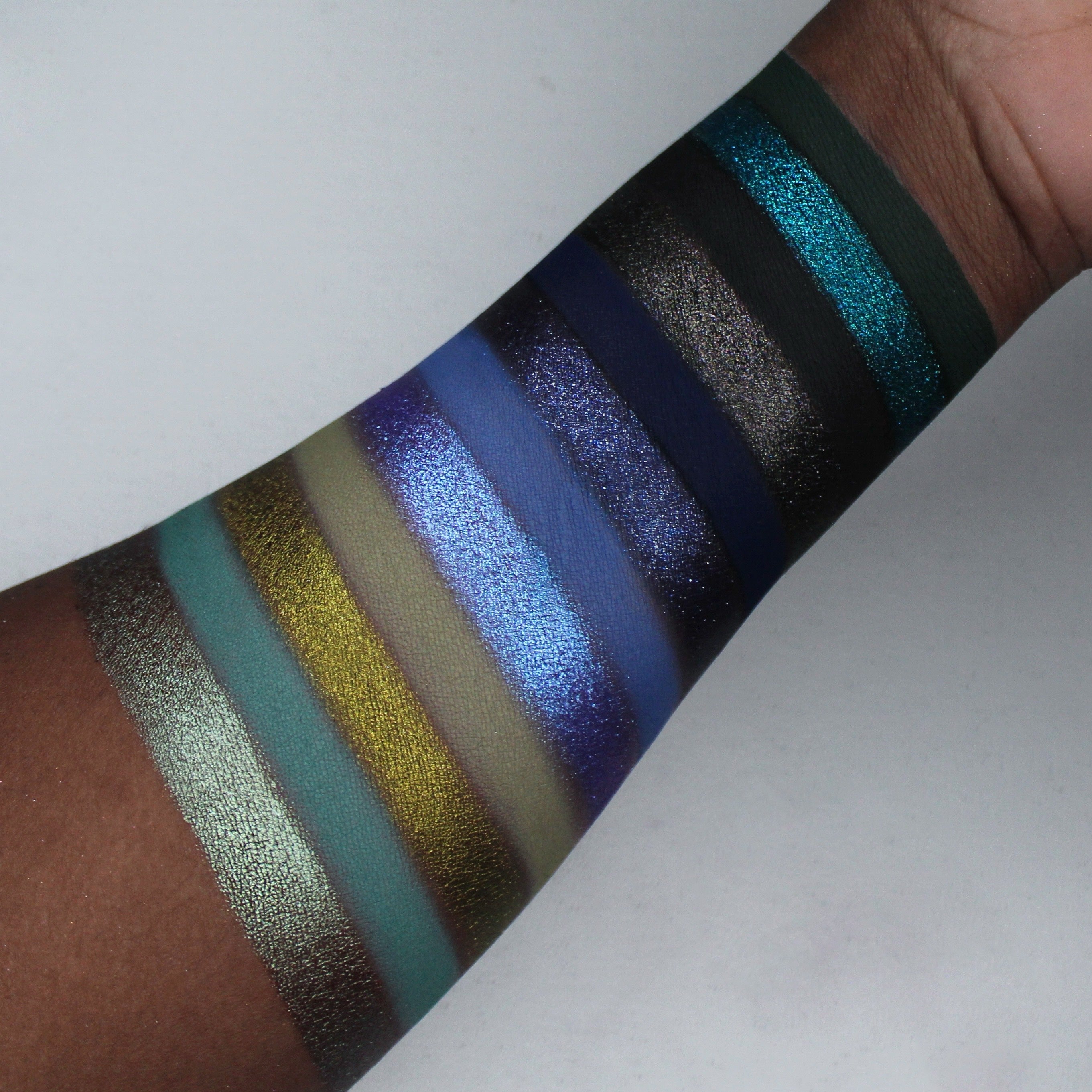 Best Eyeshadow Palette for Under Eye Beauty - Long Lasting & Pigmented Makeup for Daily Use & Special Occasions
