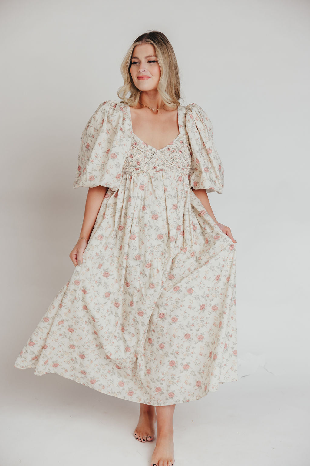 Harlow Maxi Dress in Off White Floral - Bump Friendly Maternity Dress & Inclusive Sizing (S-3XL) | Perfect for Pregnancy, Beach Vacations & Summer Weddings