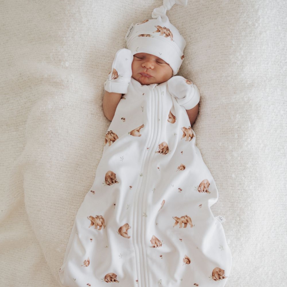 Aster & Oak 5-Piece Organic Cotton Baby Gift Box Set - Soft & Hypoallergenic - Perfect for Newborns, Showers & Special Occasions - Savannah Collection