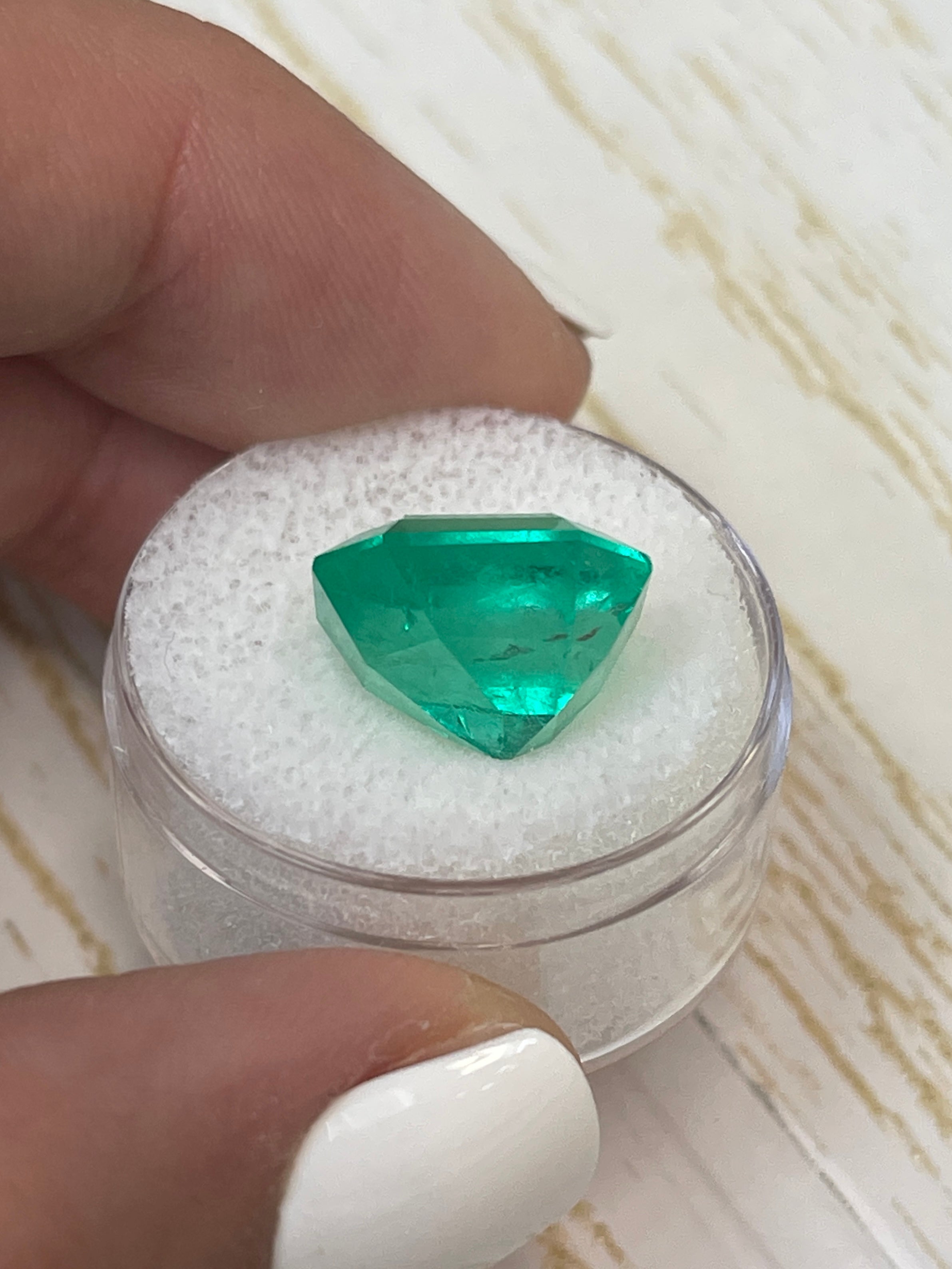 10.09 Carat GIA Certified Vivid Muzo Colombian Emerald - Loose Asscher Cut Gemstone 14x13mm for Jewelry Making & Engagement Rings