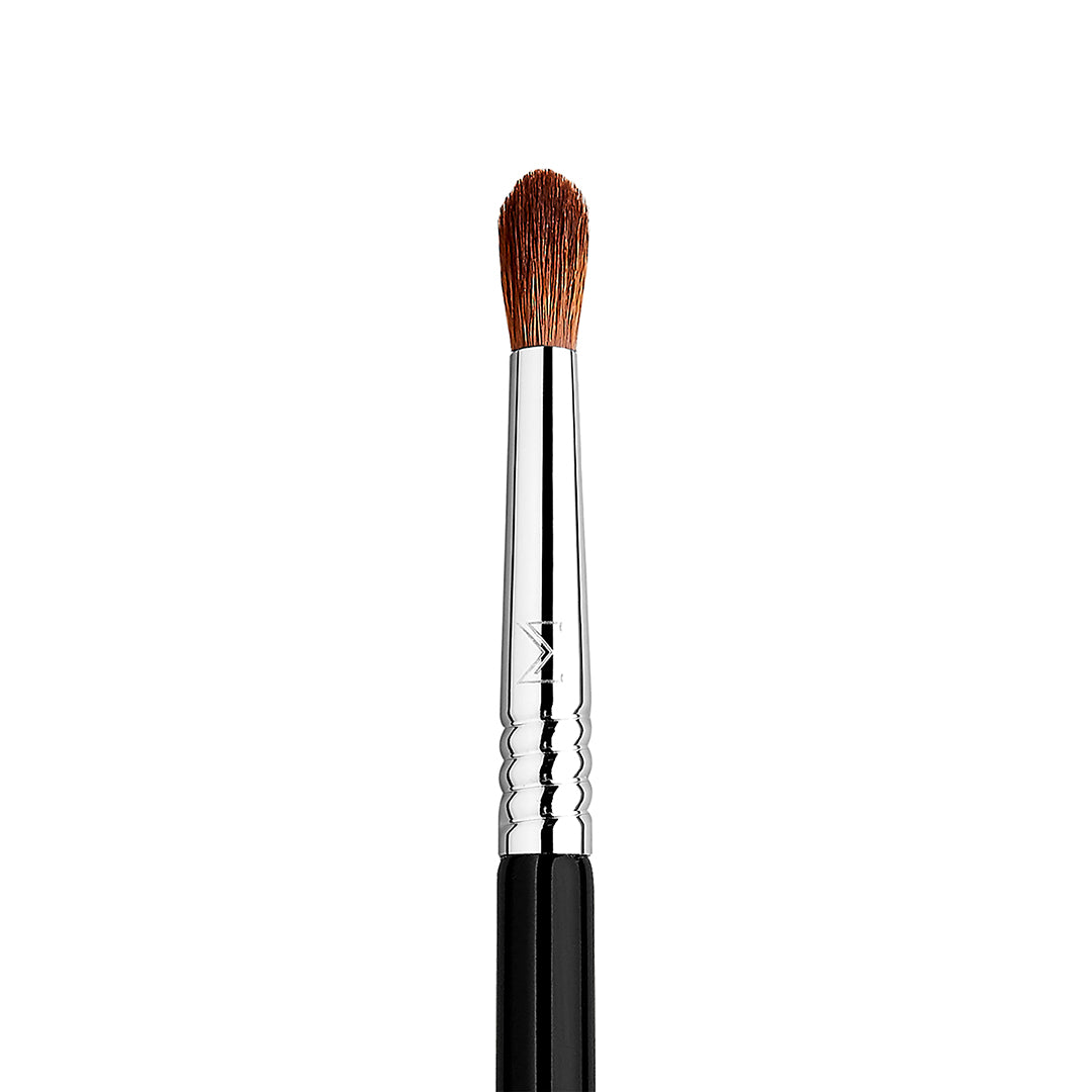E42 Precision Firm Blender™ Brush - Professional Makeup Brush for Eyeshadow & Blending - Perfect for Smokey Eyes & Seamless Makeup Application