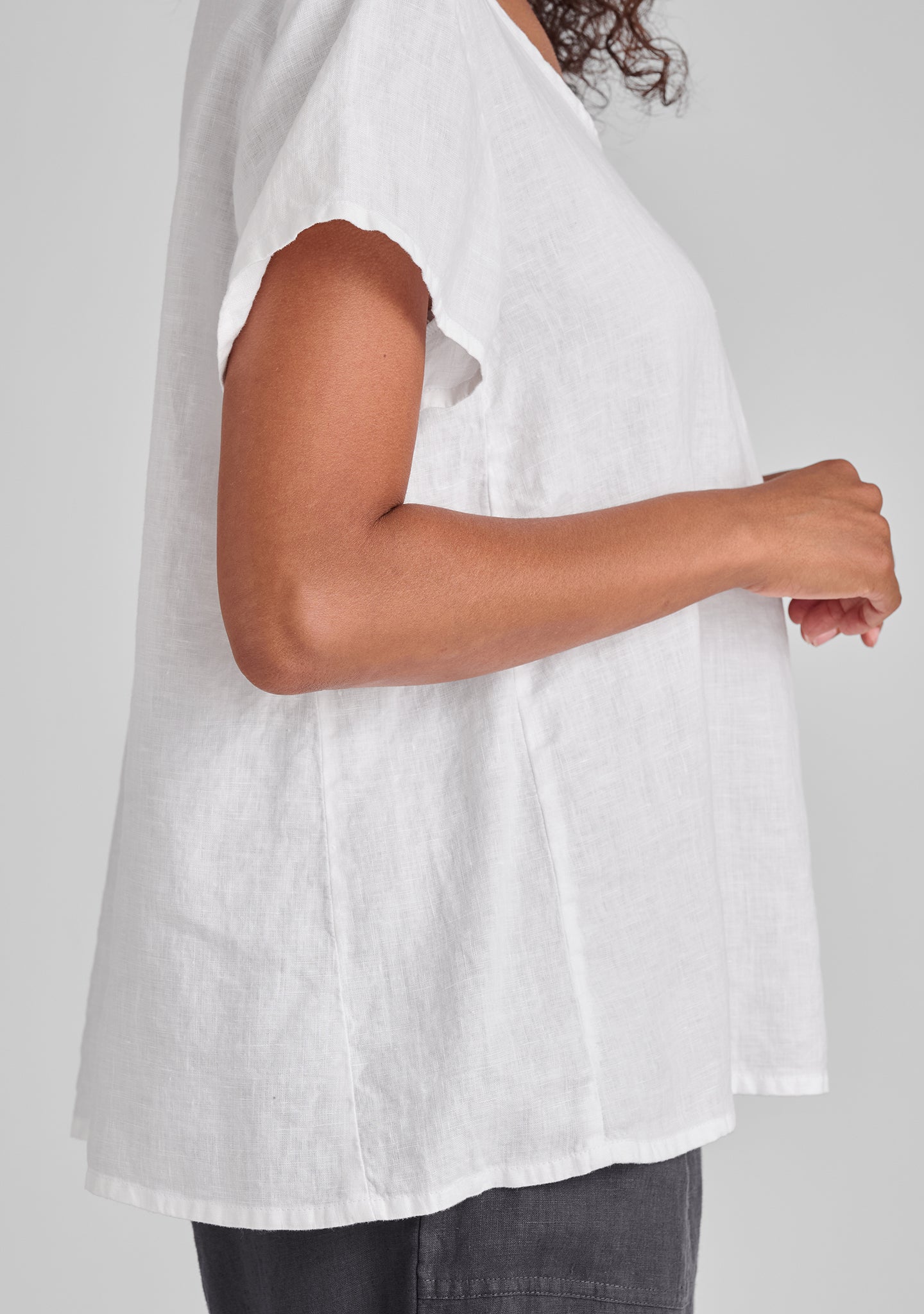 Lightweight Linen T-Shirt for Women & Men - Breathable & Comfortable Summer Tee for Casual Wear, Travel, and Outdoor Activities