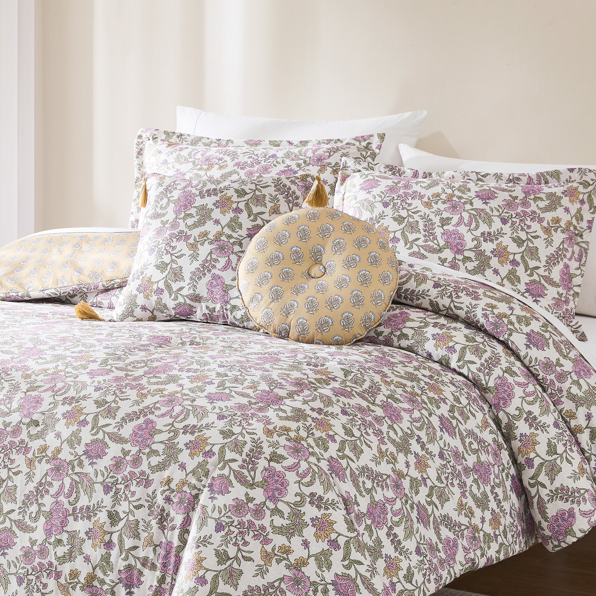 Lillian Block Print Reversible Comforter Set 5-Piece - Queen Size Bedding Set with Matching Pillowcases - Perfect for Master Bedroom, Guest Room & Dorm Decor