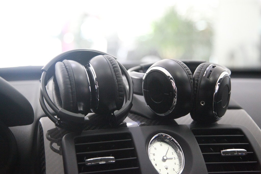 2 Pack Universal IR Wireless Foldable Headphones for Kids - Dual Channel Car Entertainment Headset for Road Trips & Family Travel
