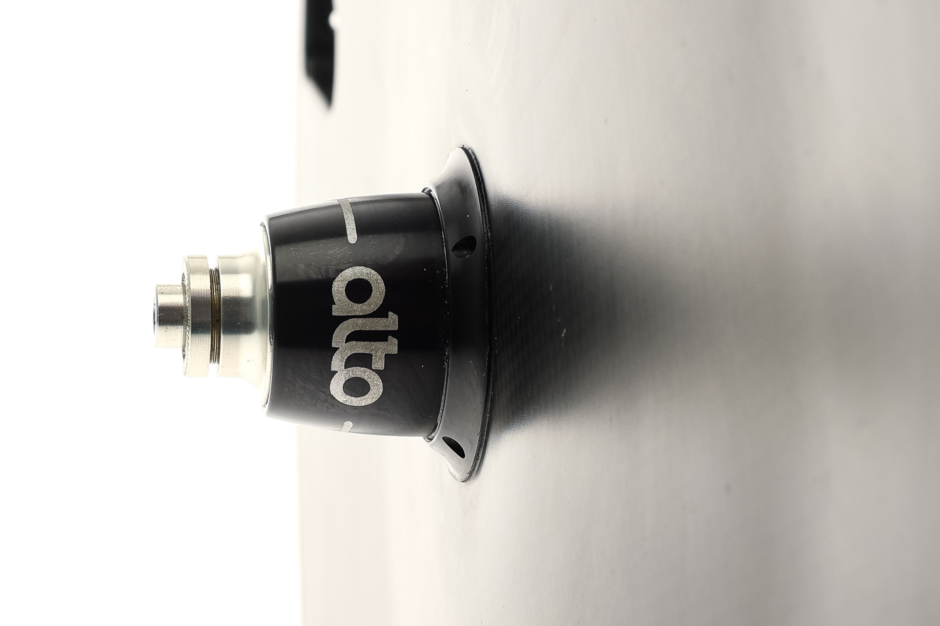 Alto CC311 Carbon Tubeless 700c Disc Rear Wheel - Lightweight Road Bike Wheel for Racing & Performance Cycling - Perfect for Road Bikes, Triathlon & Endurance Rides