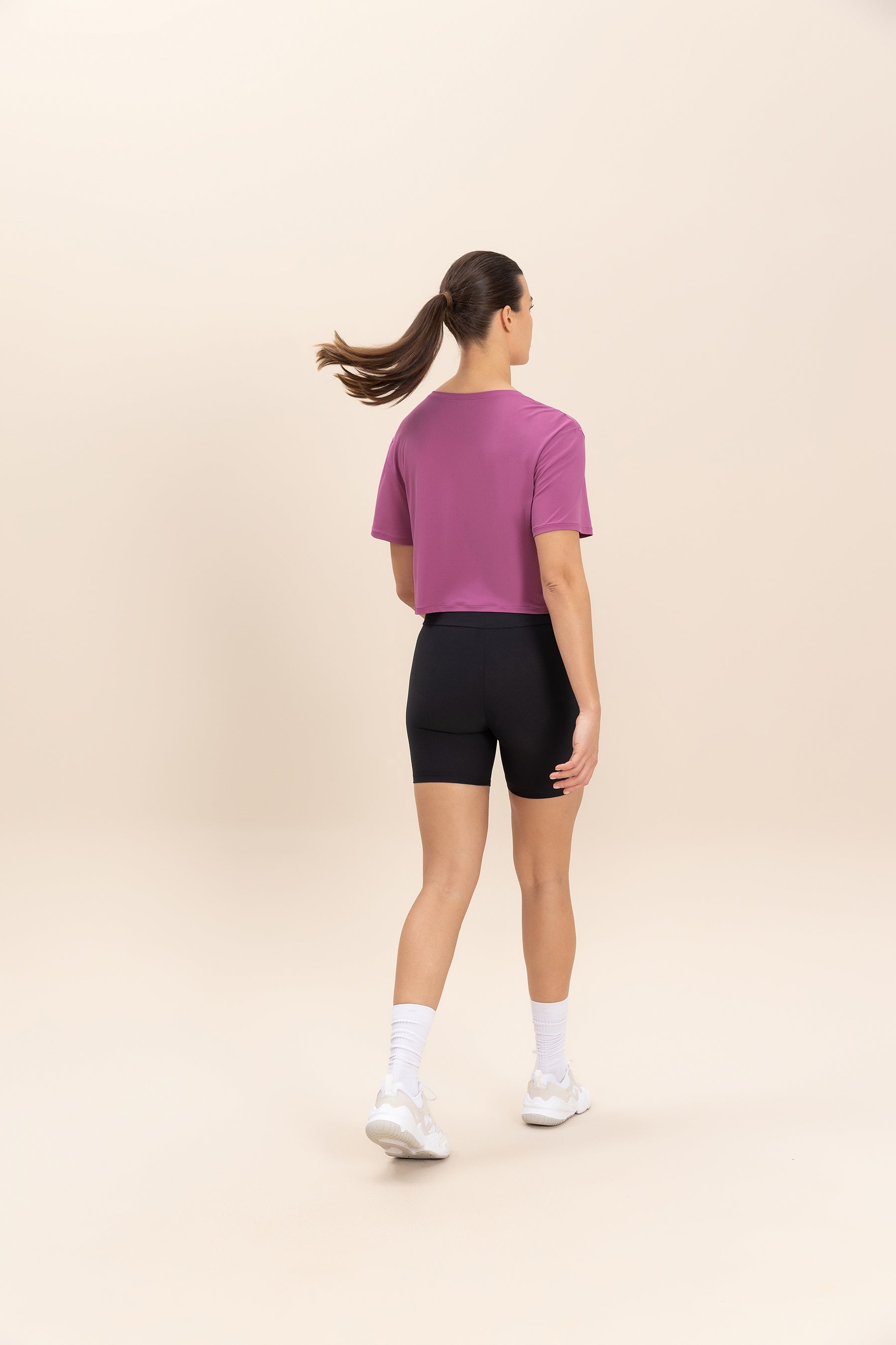 Comfort Cropped T-Shirt for Women - Soft Casual Short Sleeve Tee - Perfect for Summer Outfits, Beach Wear & Everyday Fashion