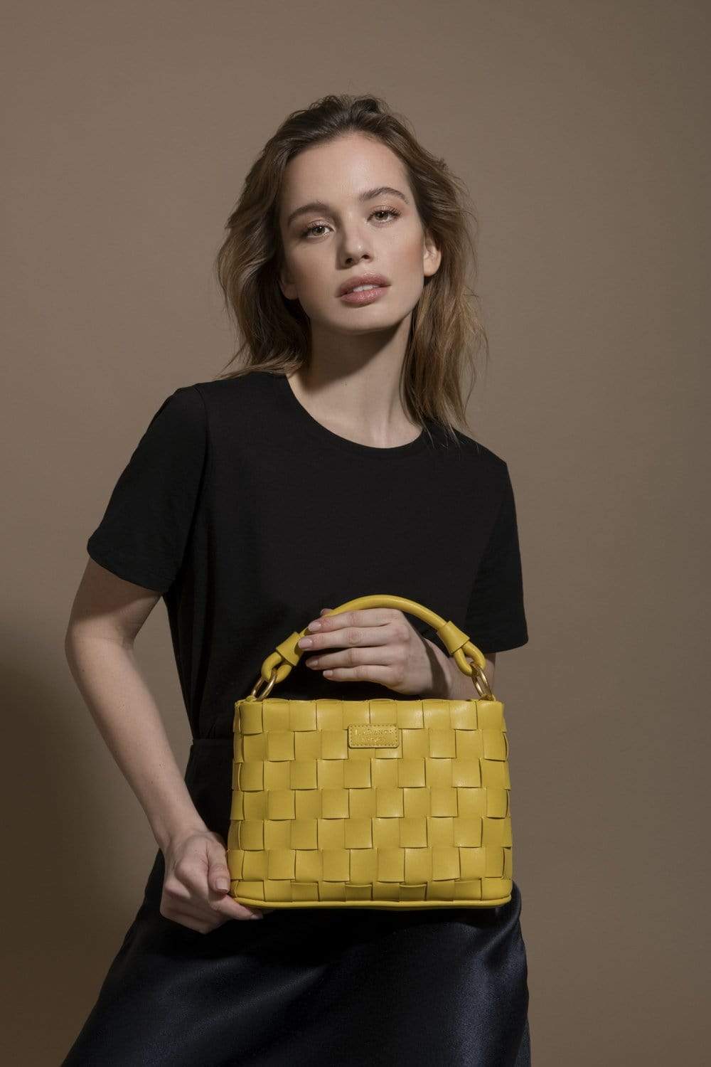 Baby Bella Woven Vegan Leather Crossbody Bag for Women | Black | Stylish & Lightweight Purse for Everyday Use, Travel & Shopping