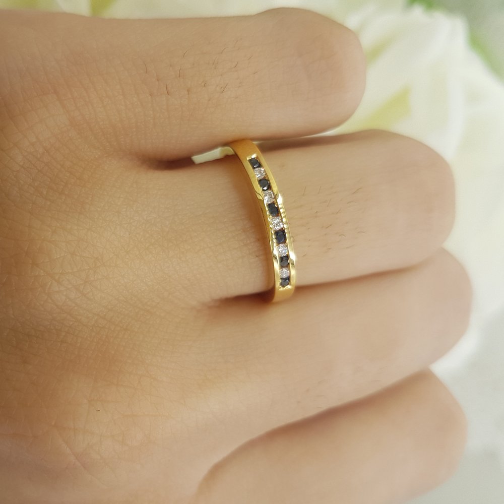 10K Solid Gold Round Blue Sapphire & White Diamond Women's Anniversary Wedding Band Stackable Ring - Elegant Jewelry Gift for Wife, Engagement, Valentine's Day & Special Occasions