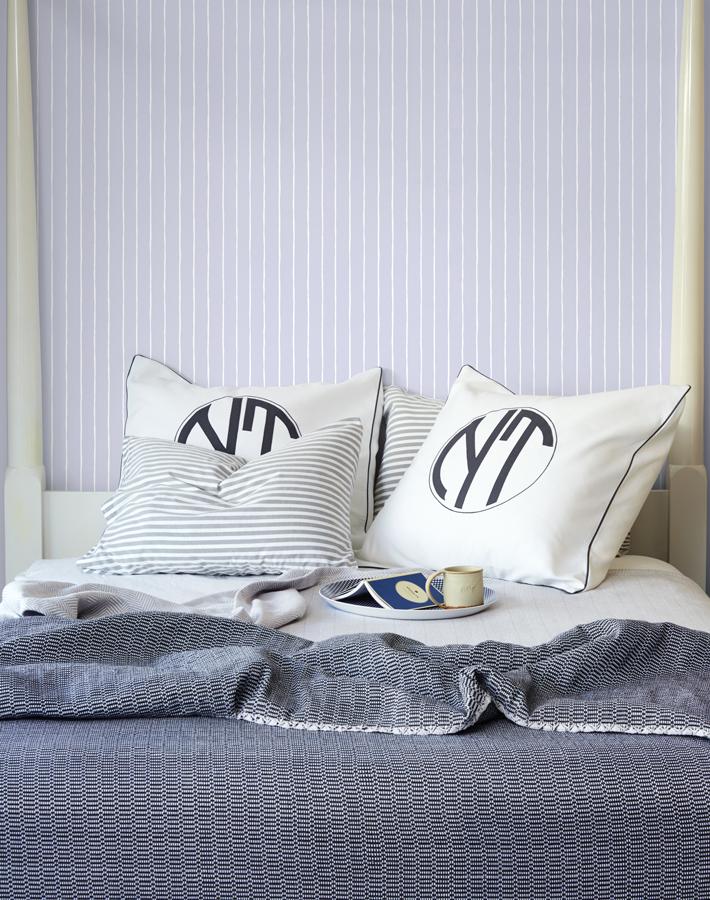 Wallshoppe 'Get In Line' Lavender Wallpaper - Modern Floral Peel and Stick Wallpaper for Bedroom, Nursery, or Living Room Decor