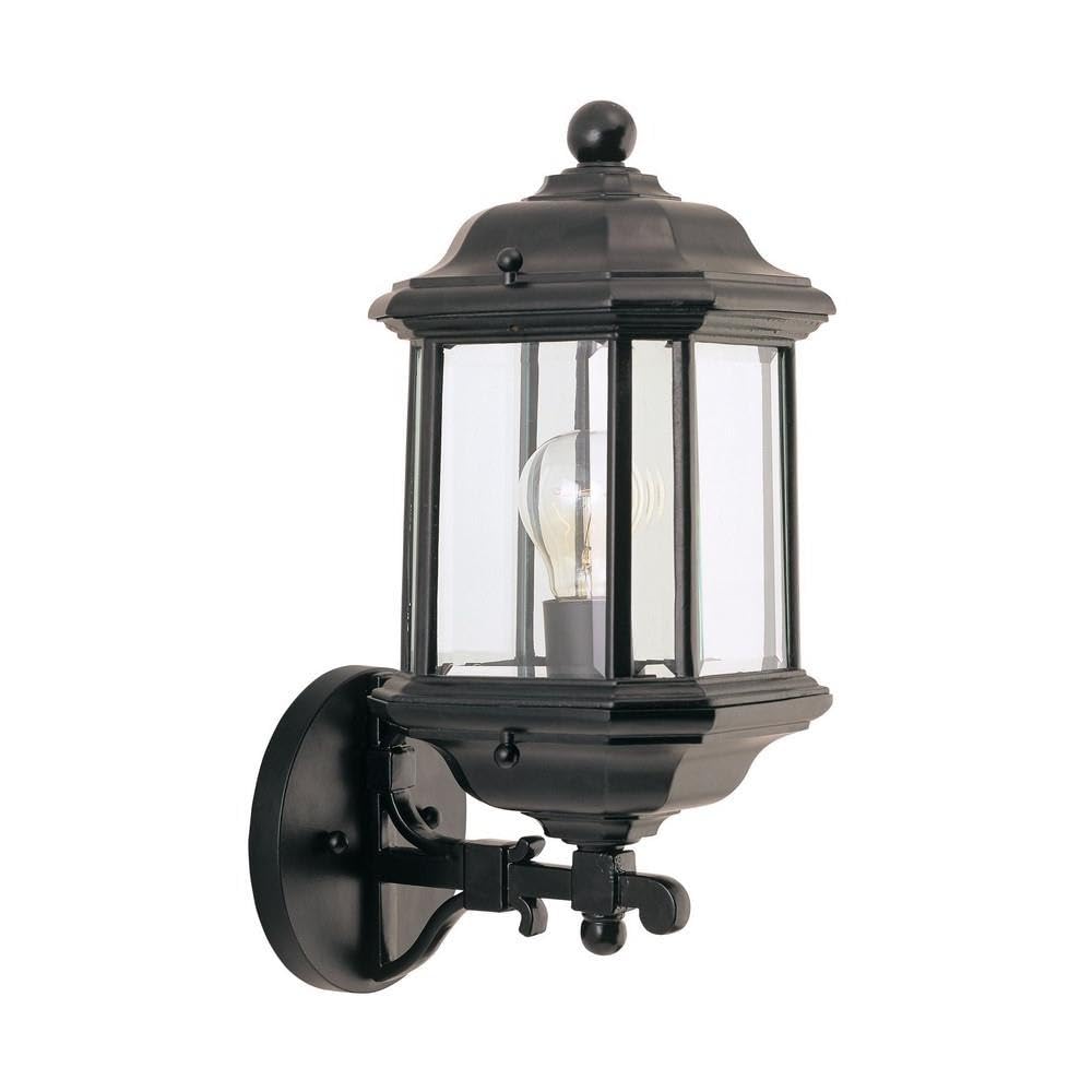 Black Outdoor Wall Lantern with Incandescent Lighting - Traditional Single-Light Exterior Fixture for Porch, Patio & Garden - 73-Bel-608585