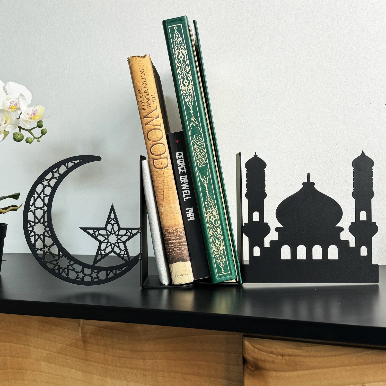 Islamic Home Decor - Mosque and Crescent Metal Bookends for Quran, Books & Shelves - Perfect for Muslim Prayer Room, Study Desk & Gift Giving