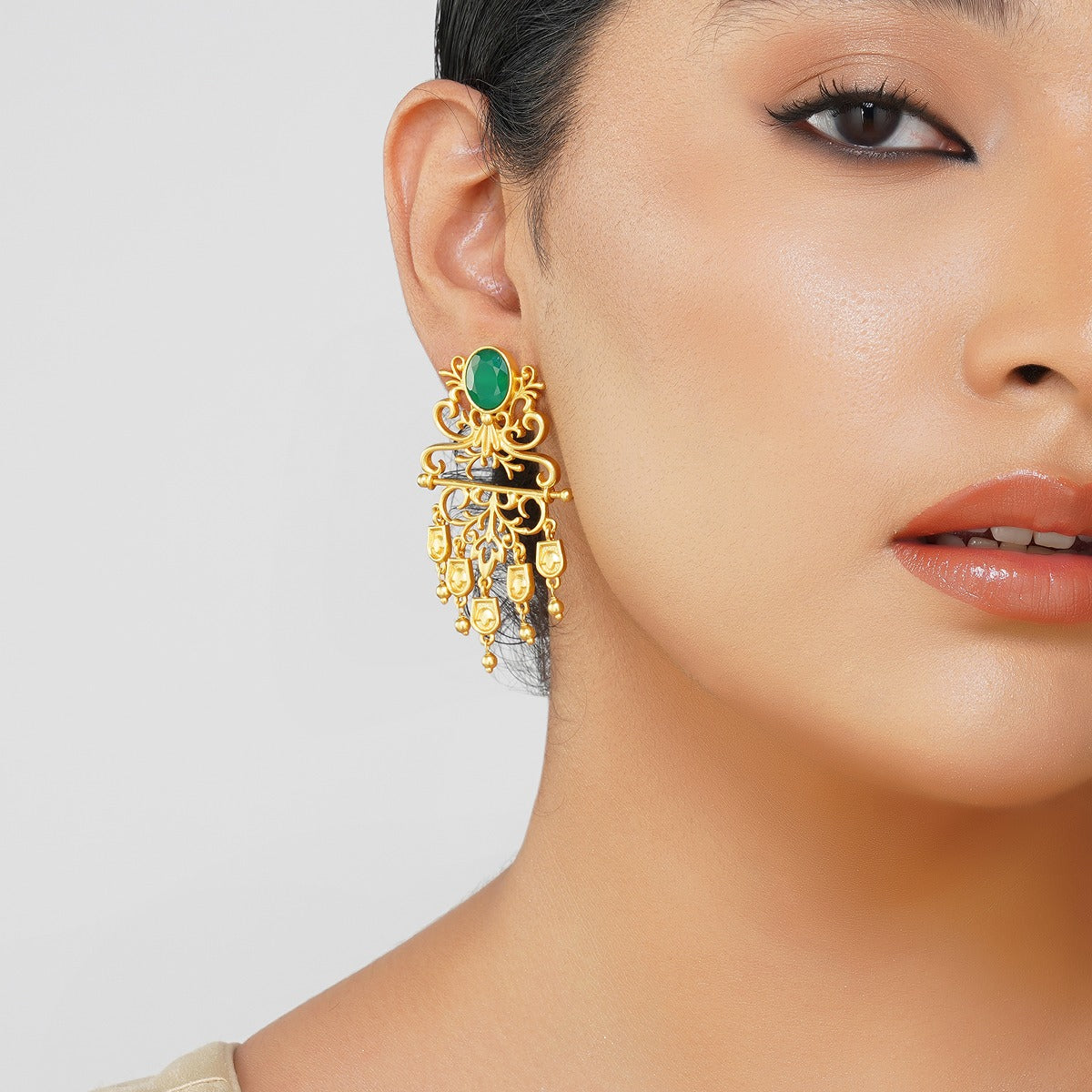 Exquisite Peacock Jewelry Gift Set - Elegant Statement Cuff Bracelet & Matching Earrings for Women | Perfect Birthday, Anniversary or Special Occasion Present