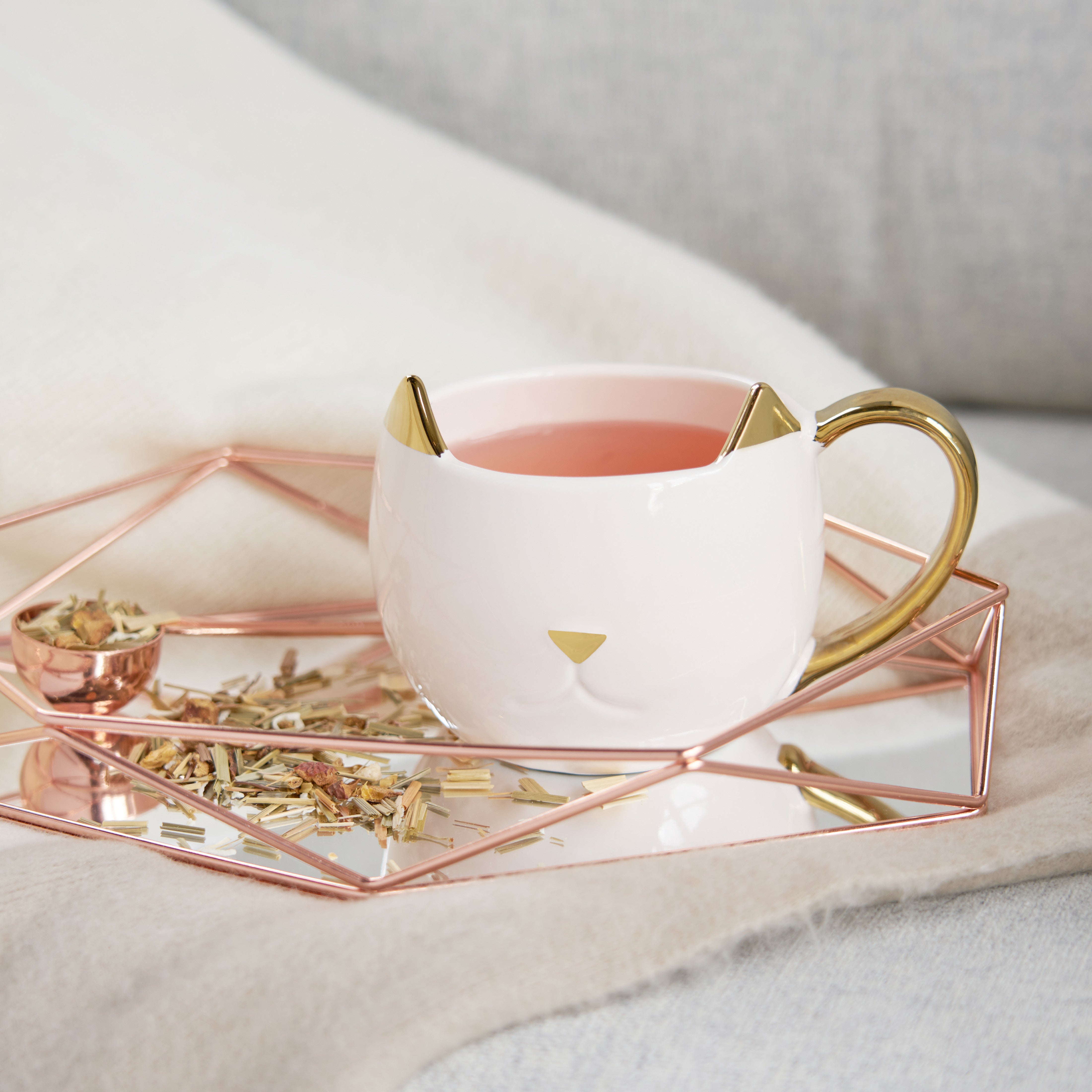 Chloe White Cat Coffee Mug - Cute Ceramic Cat Mug for Tea & Hot Drinks - Perfect Gift for Cat Lovers & Home Office Use