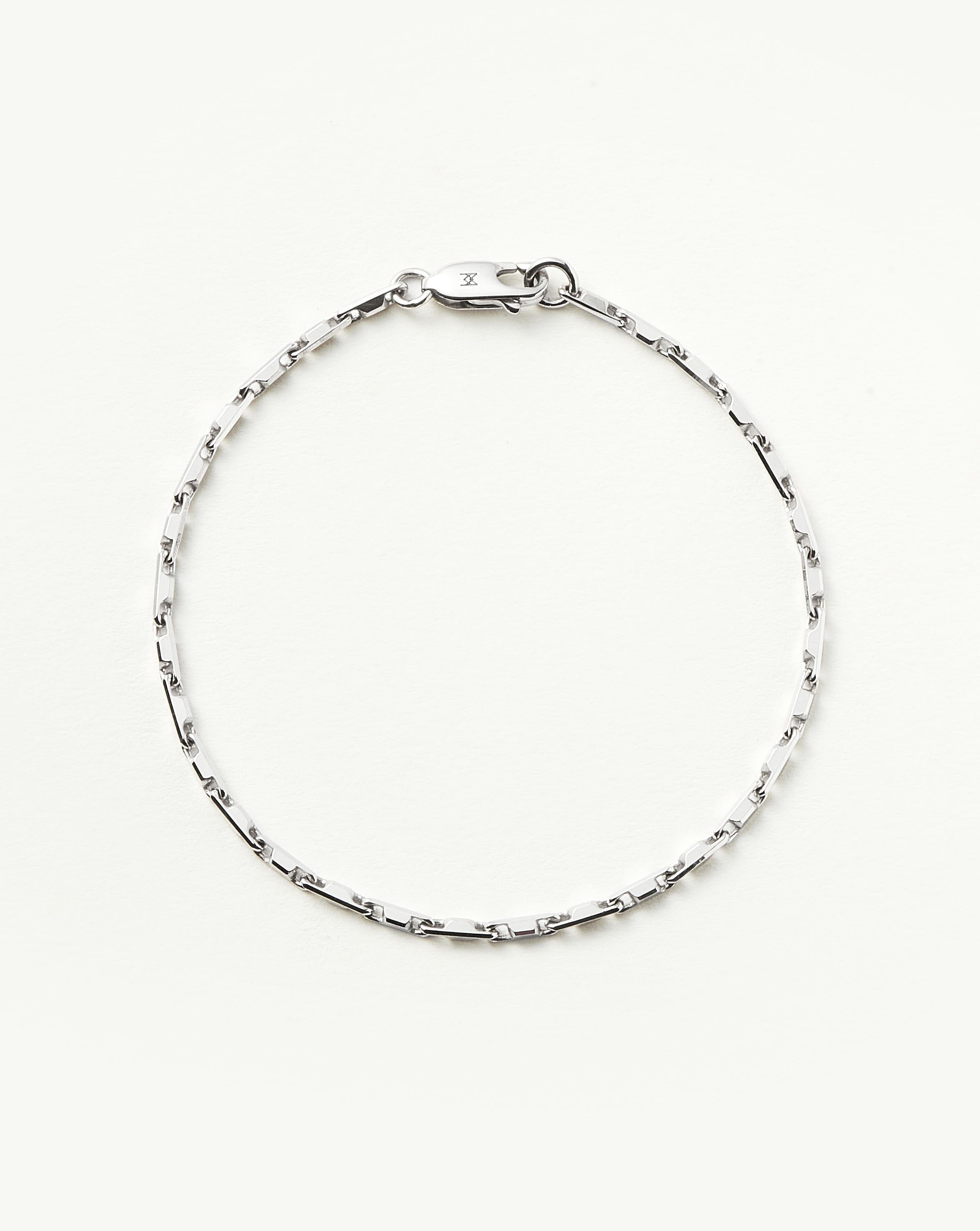 Men's Sterling Silver Interlocking Link Chain Bracelet - Durable & Stylish Jewelry for Casual Wear, Date Nights & Gifts