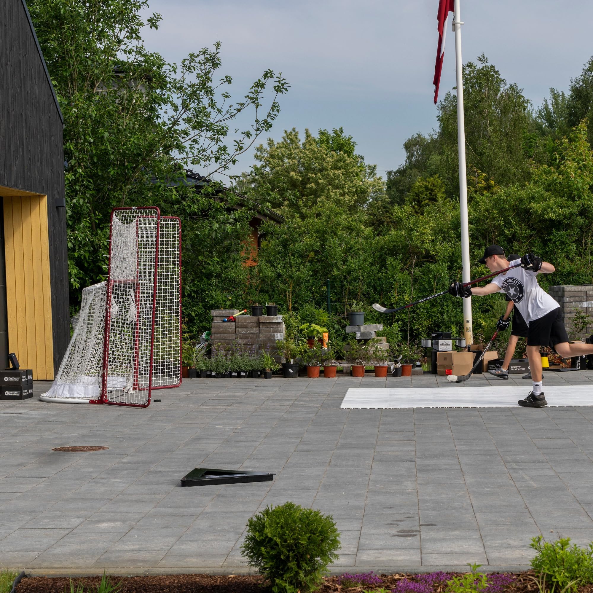 Xtreme Hockey Radar – Professional Hockey Speed Radar Gun for Measuring Shot Speeds | Portable & Accurate Hockey Shot Tracker | Perfect for Training, Games & Skill Development | Great for Coaches, Players & Hockey Enthusiasts