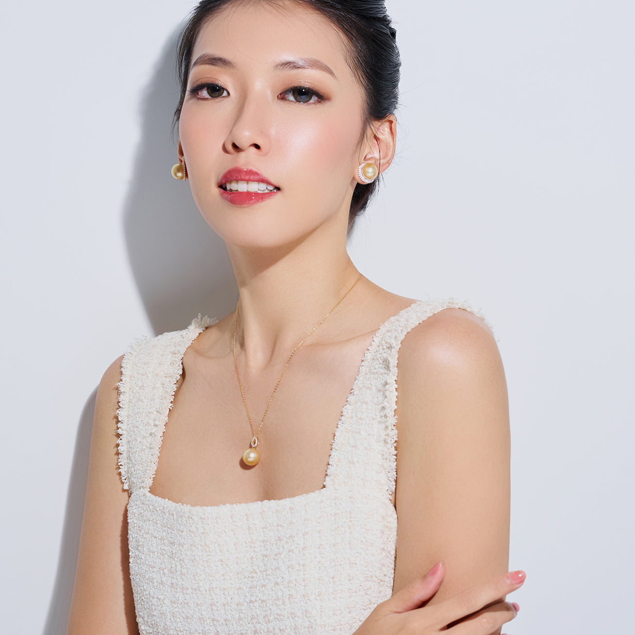 18K Solid Gold South Sea Golden Pearl Necklace KN00307 - Luxury Pearl Jewelry for Women, Elegant Bridal Gift & Formal Occasion Accessory