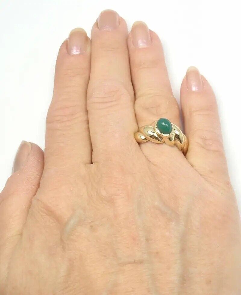 Authentic Van Cleef & Arpels 18k Yellow Gold Green Chalcedony Ring - Vintage Luxury Jewelry for Women, Perfect for Weddings, Anniversaries & Special Occasions