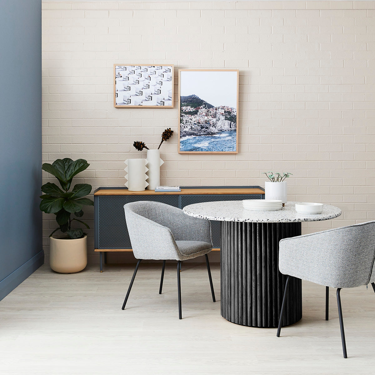 Modern Cosmos Terrazzo Dining Table - Round/Extendable Marble Top with Metal Base - Perfect for Kitchen, Dining Room & Outdoor Entertaining