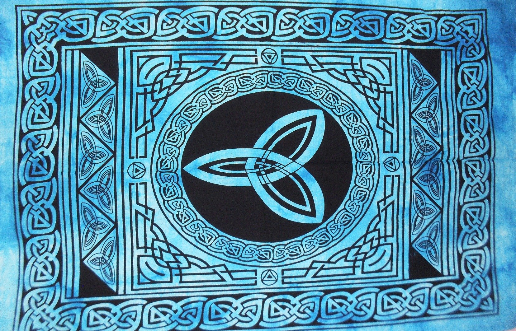 Traditional Jaipur Triquetra Trinity Symbol Celtic Art Poster Tapestry - Indian Bohemian Wall Hanging for Hippie Dorm Room & Gypsy Decor - Perfect for Meditation Spaces, Yoga Studios, and Boho Home Decor
