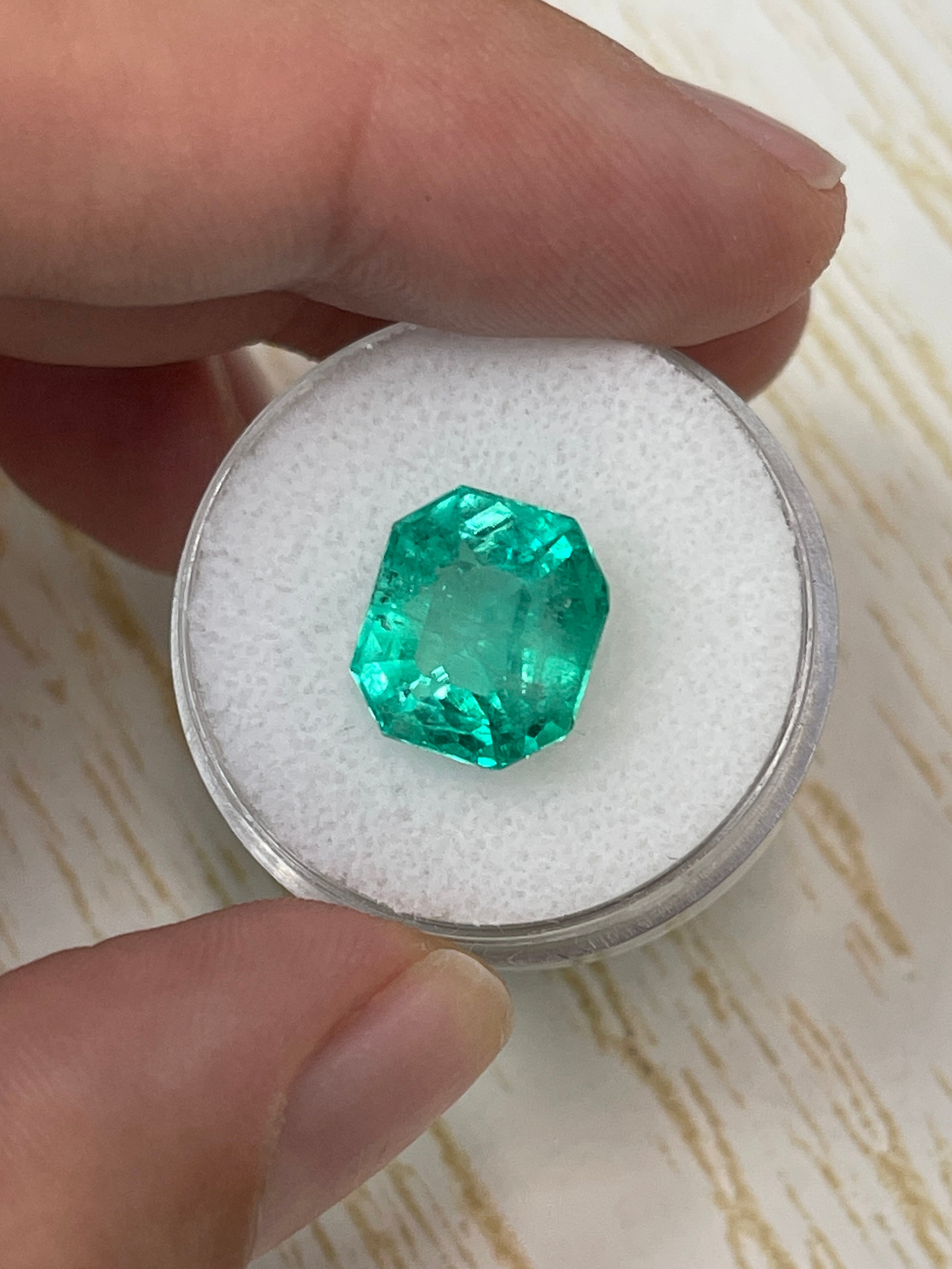 6.63 Carat 11x10mm Chunky Emerald Cut Natural Loose Colombian Emerald Gemstone for Jewelry Making, Engagement Rings & Luxury Gifts