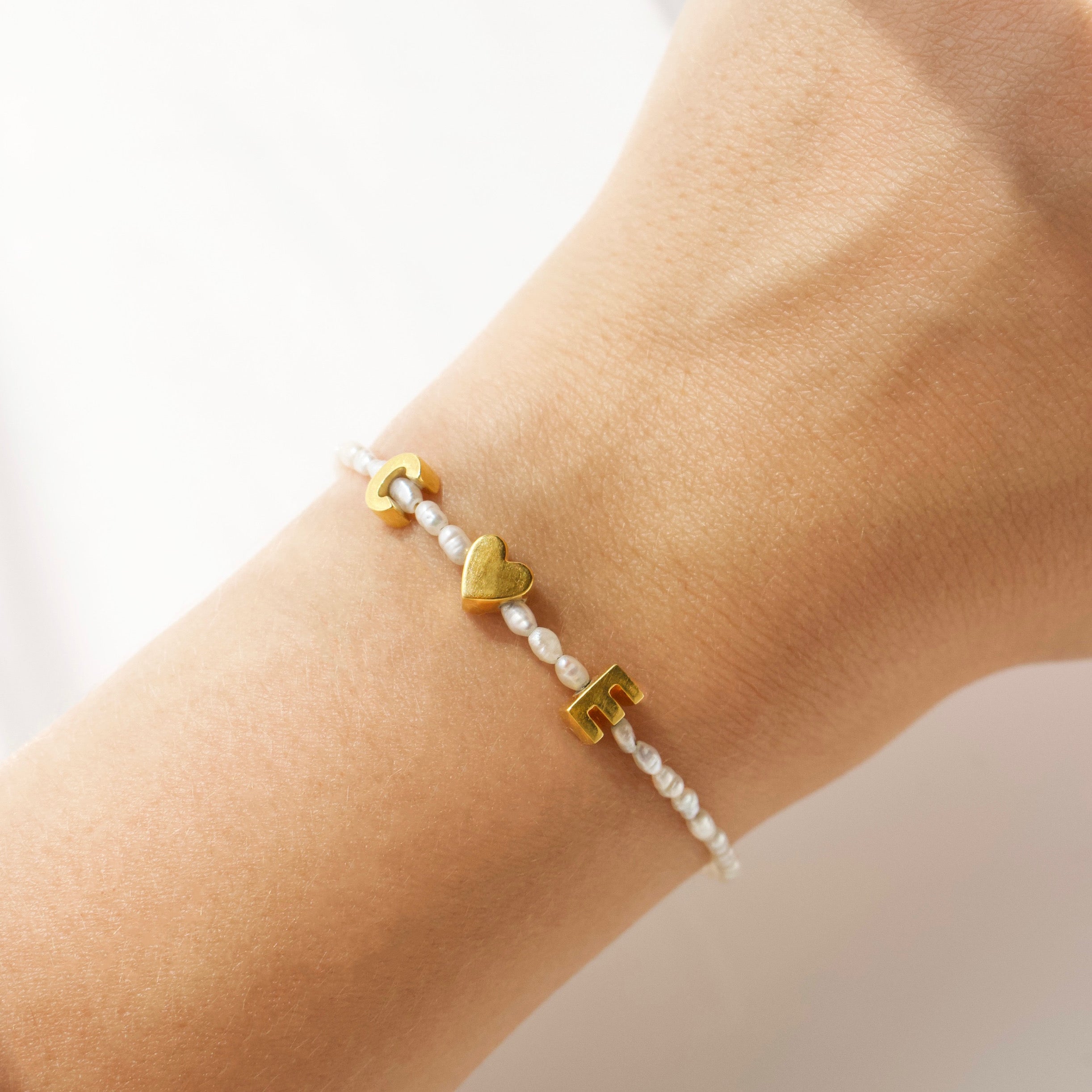 Custom Personalized Pearl Bracelet for Women - Elegant Handmade Jewelry Gift for Birthday, Anniversary & Special Occasions