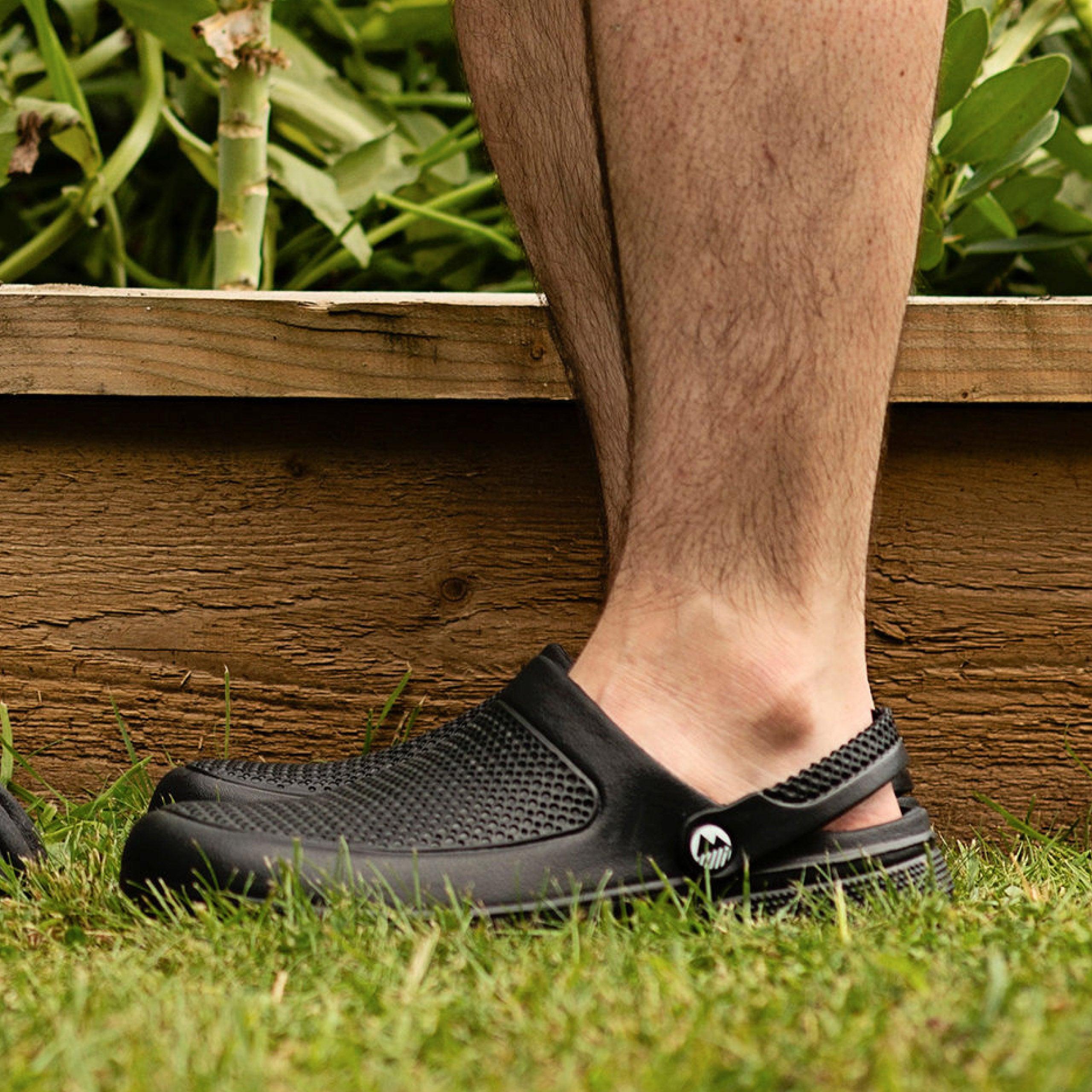 Men's Textured Garden Clogs - Comfortable Slip-Resistant Outdoor Shoes for Gardening, Yard Work & Beach Wear