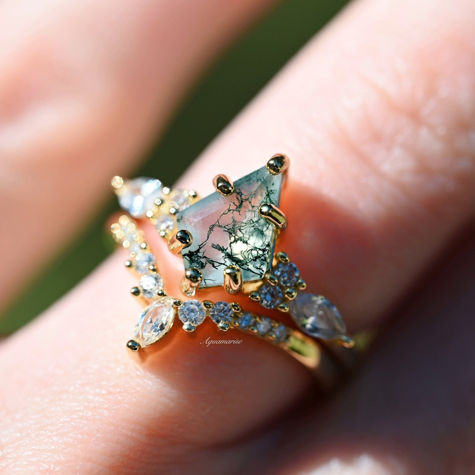 Skye Kite™ Green Moss Agate Couples Ring - Matching Promise Rings for Him & Her - Perfect for Anniversaries, Weddings & Romantic Gifts