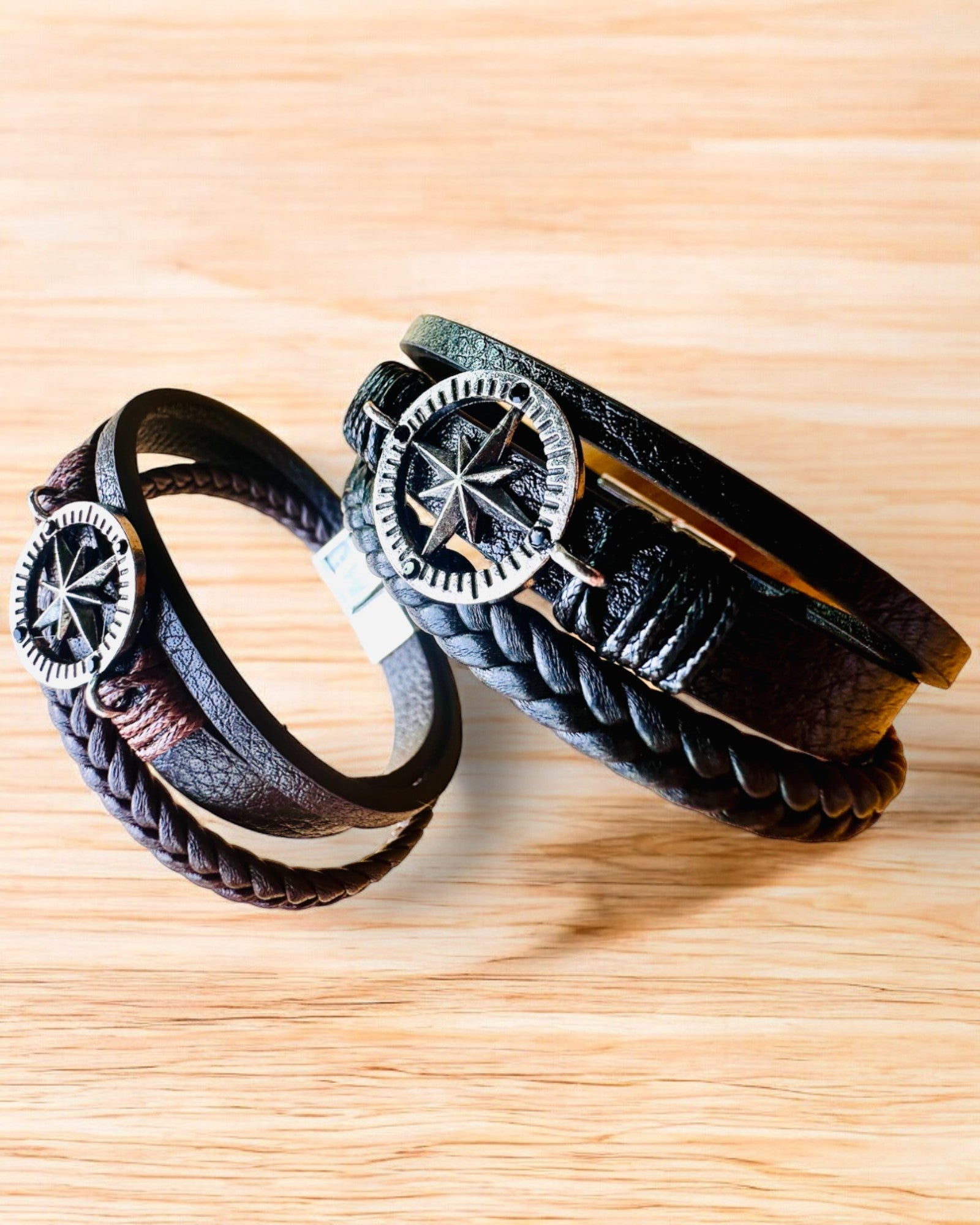 Custom Engraved Adventure Compass Bracelet - 2 Color Options for Outdoor Hiking, Camping & Travel Gifts
