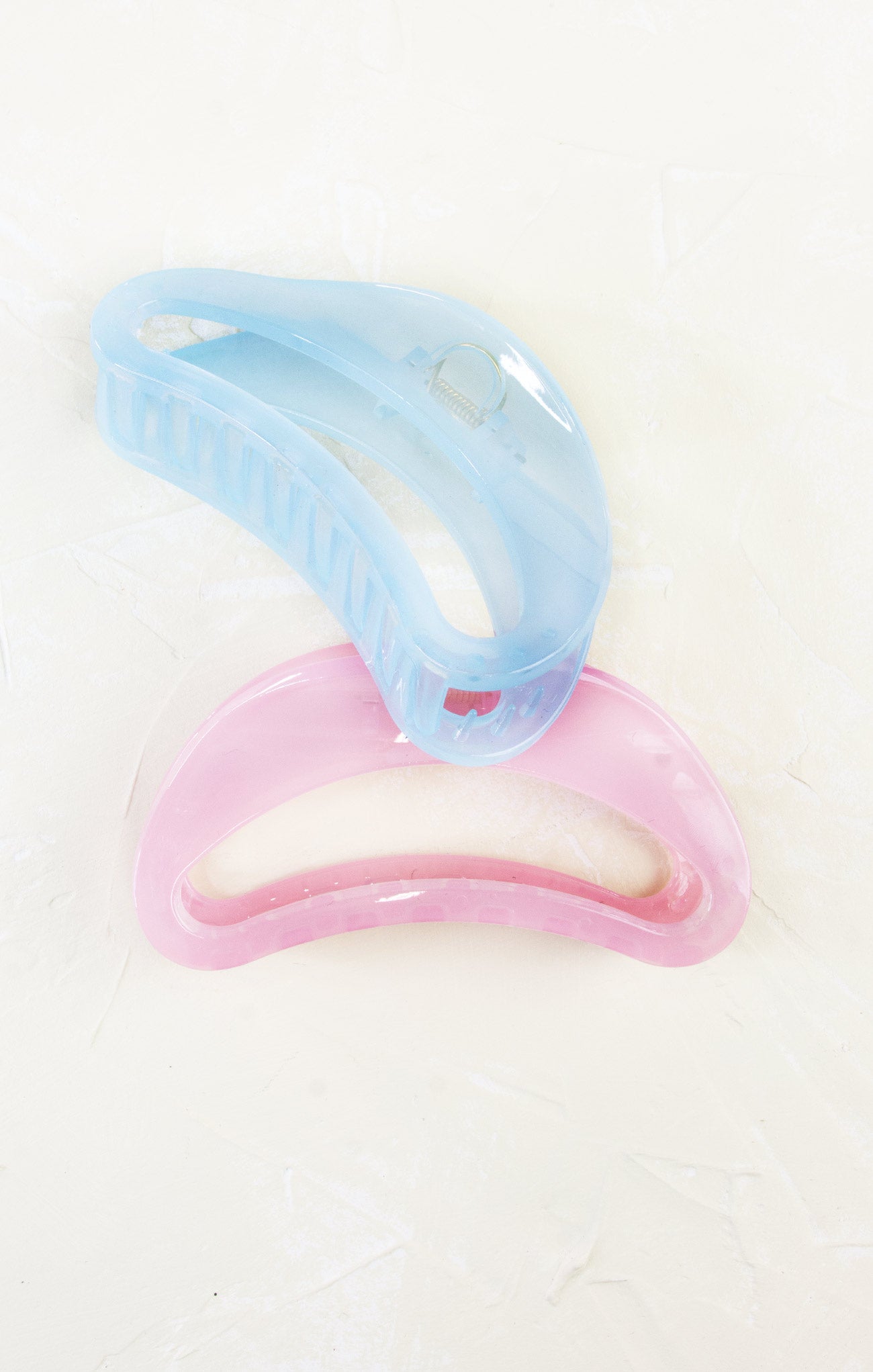 Jelly Curved Hair Clip - Soft & Durable Hair Claw for Women & Girls - Perfect for Ponytails, Buns & Everyday Hairstyles