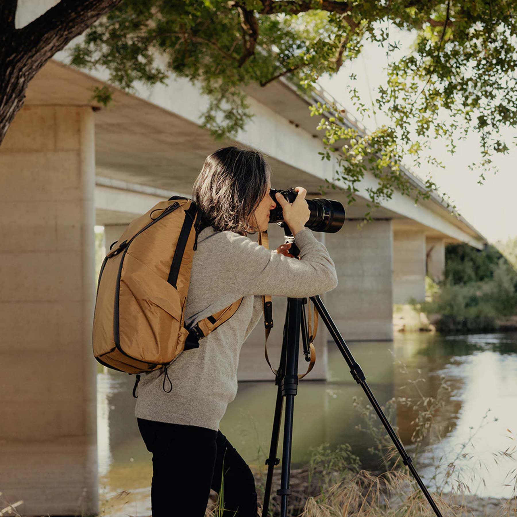 Peak Design Everyday Backpack 20L - Durable Camera & Travel Backpack for Photographers - Waterproof Laptop Bag with Customizable Storage - Perfect for Commuting, Hiking & Urban Adventures