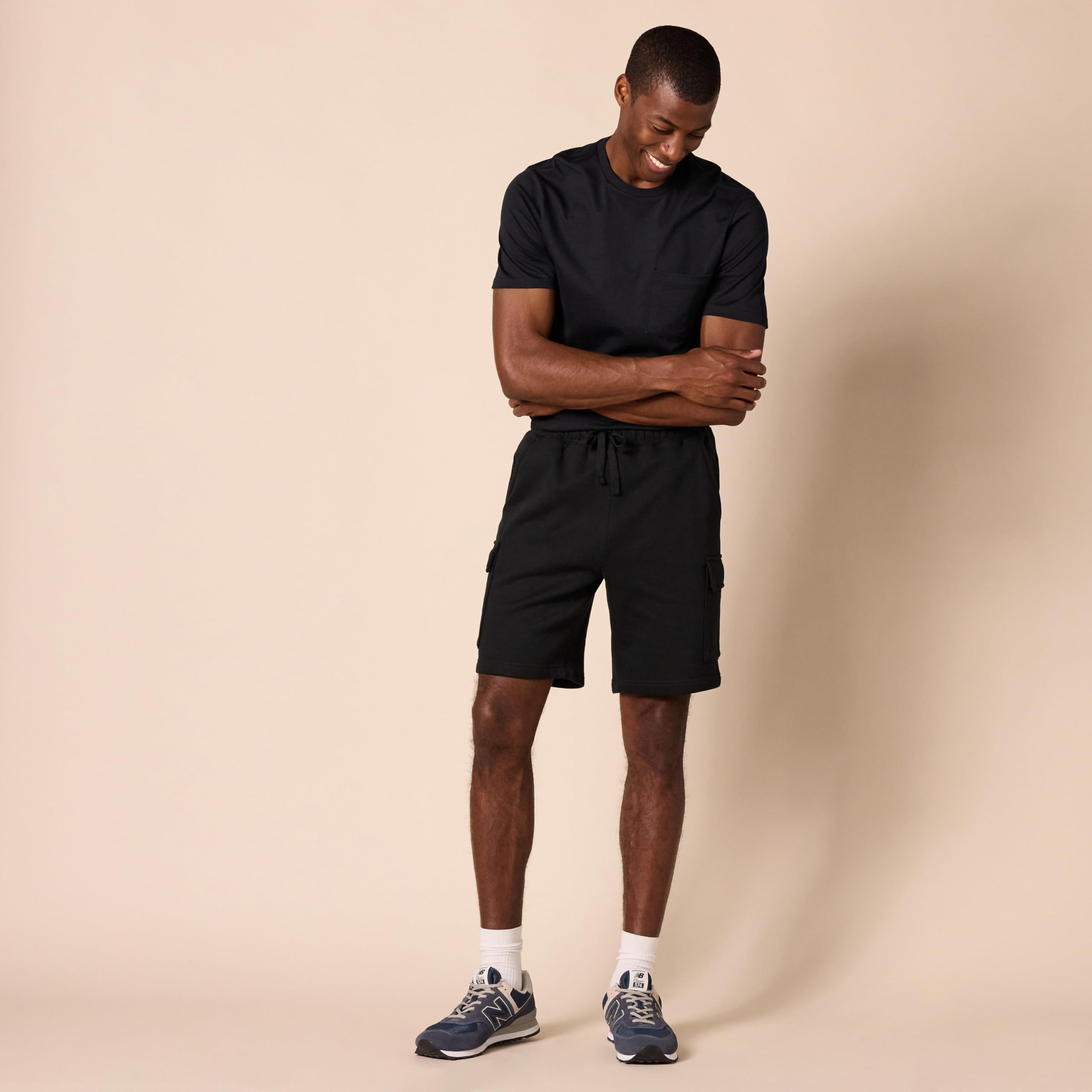 Amazon Essentials Men's Fleece Cargo Shorts - Comfortable Stretch Fit, Multiple Pockets | Perfect for Hiking, Travel & Casual Wear