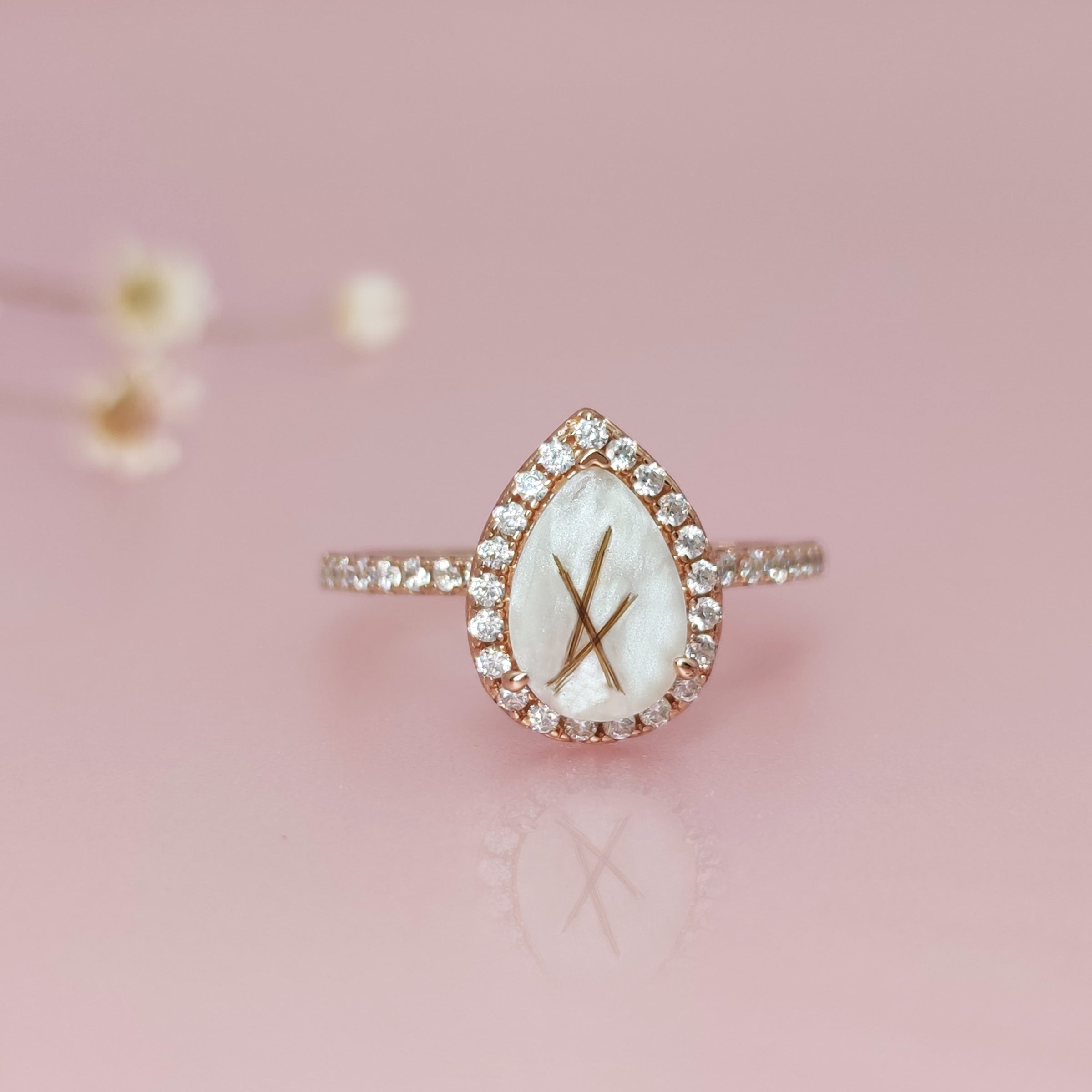 Solid Gold Teardrop Pet Hair & Fur Halo Ring - Elegant Jewelry for Pet Lovers, Perfect for Memorial Keepsakes & Special Occasions
