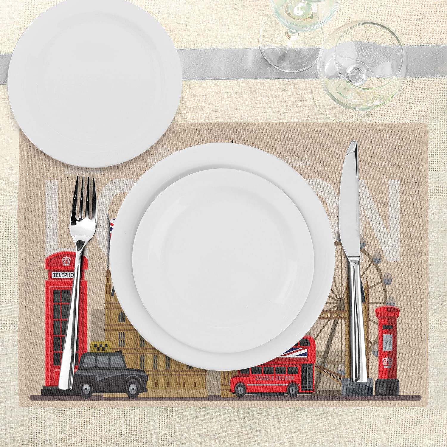 Ambesonne London Place Mats Set of 4 - Famous British Landmarks & Monuments Art Design - Washable Fabric Table Mats for Dining Room - Standard Size Beige - Perfect for Dinner Parties, Tea Time & Home Decor