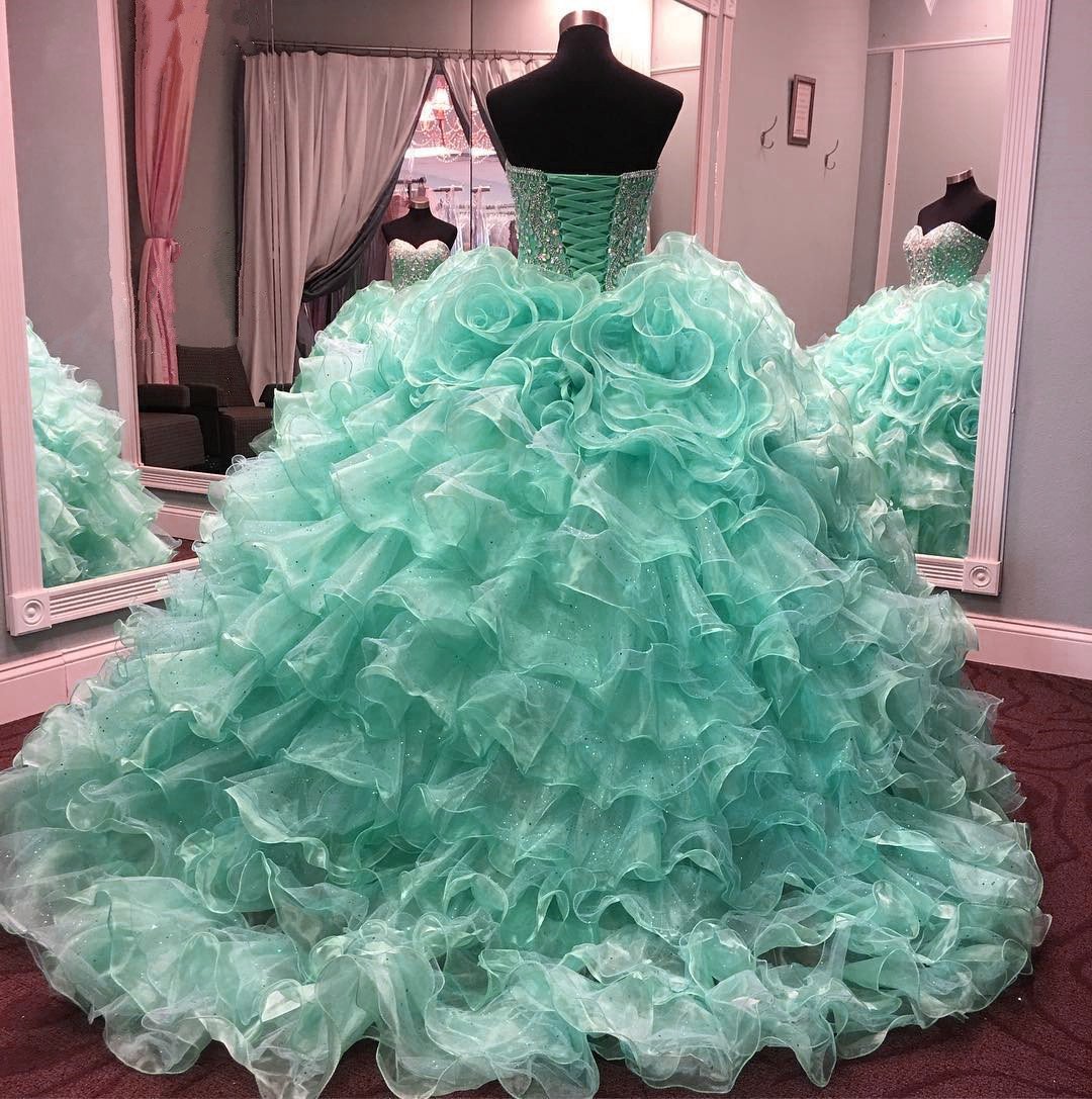 Elegant Crystal Beaded Sweetheart Organza Layered Quinceanera Dresses for Girls - Perfect for 15th Birthday Celebrations, Debutante Balls & Special Occasions