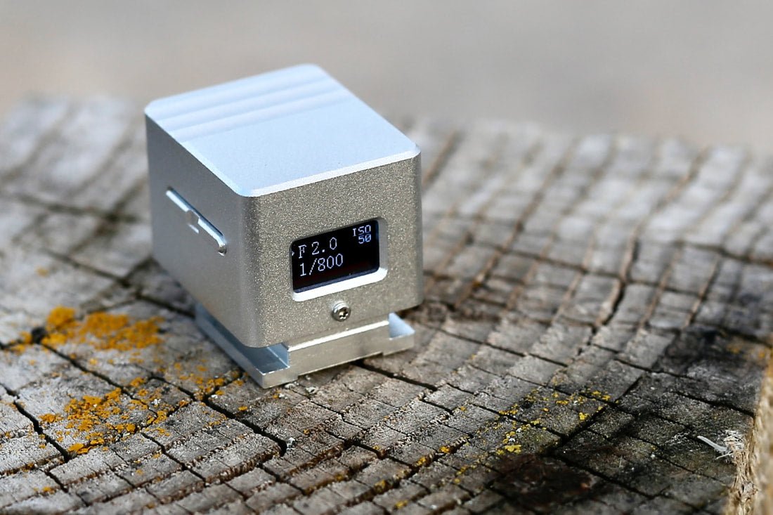 Keks KM Q Light Meter - Chrome Finish with Backlit Display for Photography & Videography - Perfect for Studio, Outdoor, and Low Light Shooting