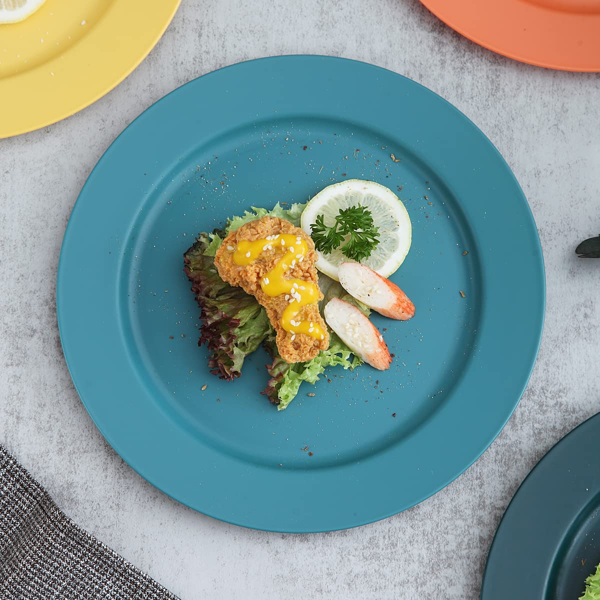 Kyraton 10-Inch Large Plastic Plates Set of 8 - Unbreakable, BPA-Free, Dishwasher & Microwave Safe, Lightweight Dinner Plates (Multi-Color) - Perfect for Parties, Picnics, Camping & Everyday Dining