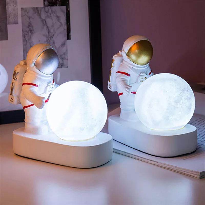 Astronaut Night Lamp - 3D LED Space-Themed Night Light for Kids Room, Nursery & Bedroom Decor - Perfect for Bedtime, Relaxation & Creating a Cozy Atmosphere