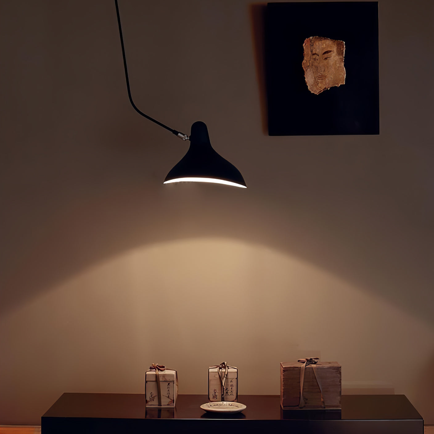 Stylish Mantis Arm Wall Lamp - Adjustable LED Reading Light for Bedroom, Living Room & Office - Modern Industrial Sconce with Flexible Gooseneck Design - Perfect for Nighttime Reading, Task Lighting & Home Decor