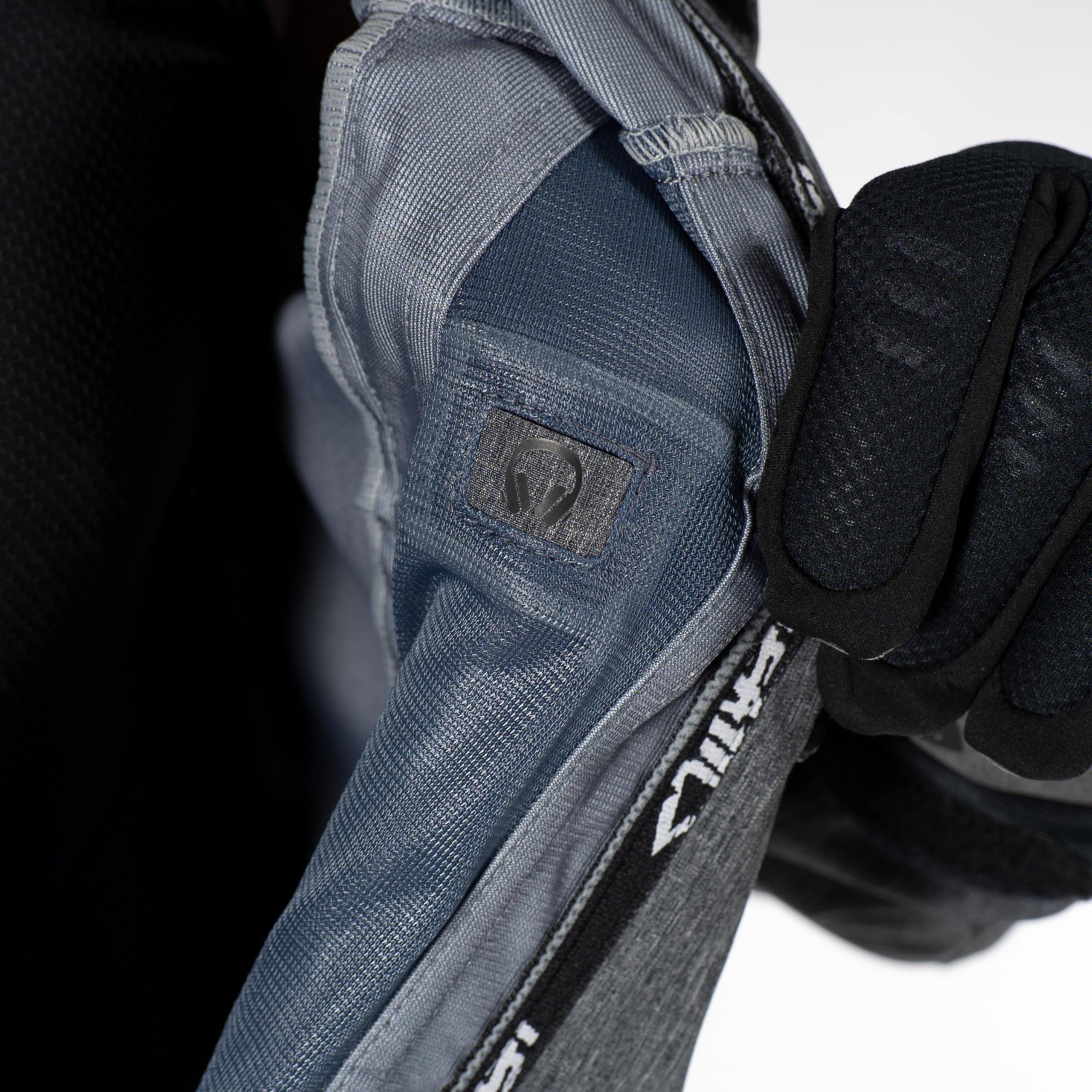 Leatt HydraDri 4.0 Mountain Bike Jacket - XS Black | Waterproof Cycling Jacket for Trail Riding & All-Weather Protection