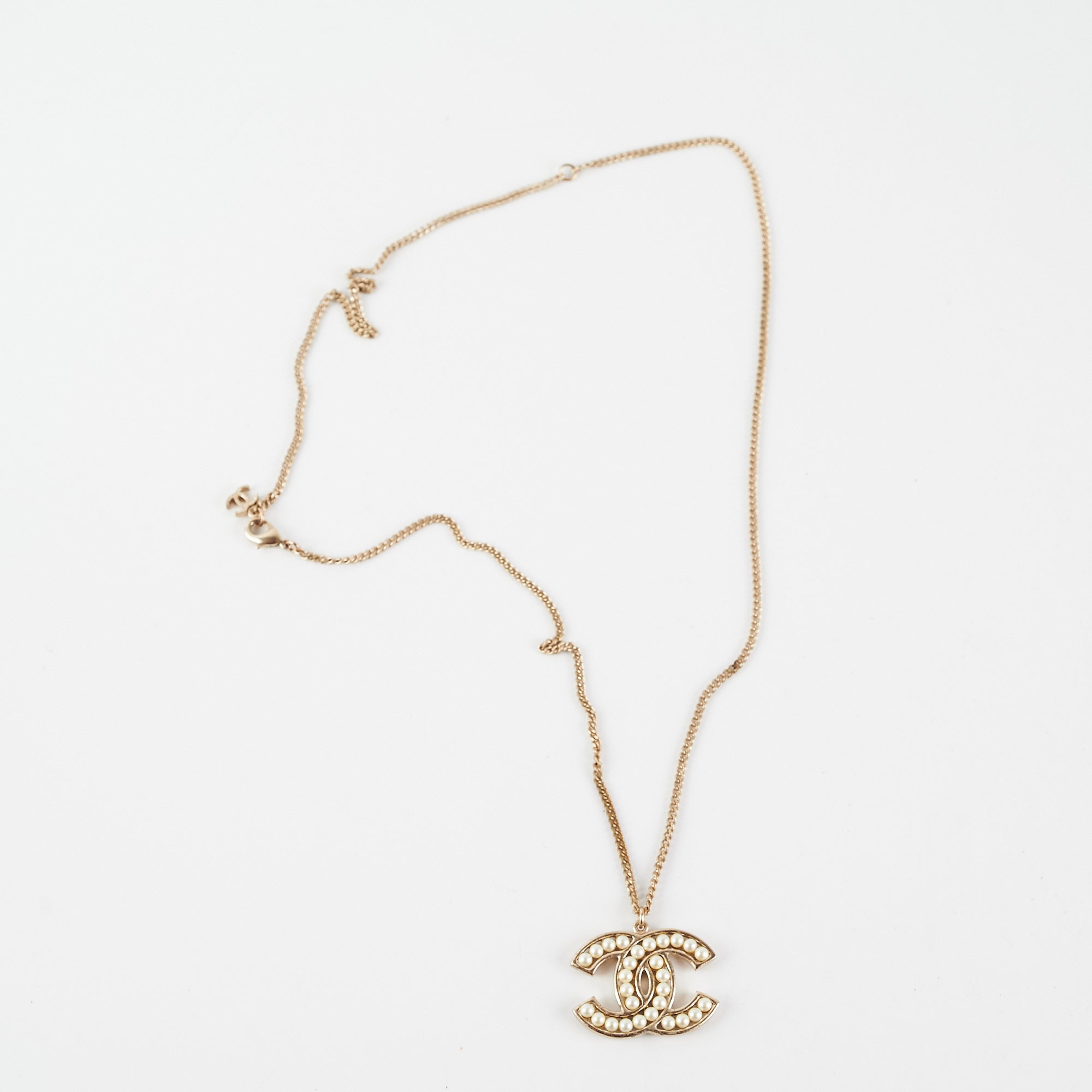 Chanel CC Pearl Necklace - Fashion Costume Jewelry for Women - Elegant Gift for Birthday, Anniversary & Special Occasions