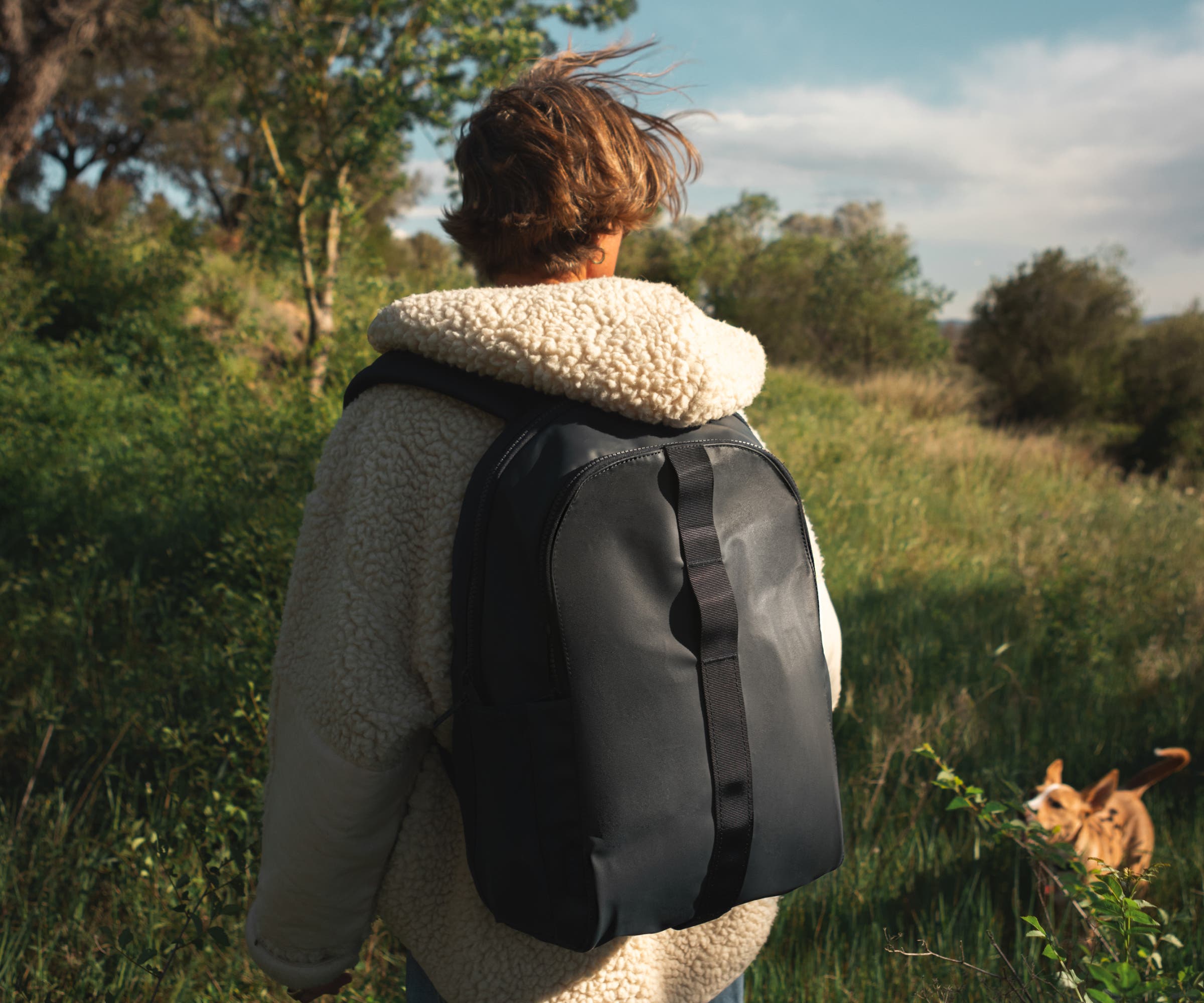 26L Active Backpack in Forest Green - Lightweight Hiking Backpack for Men & Women - Perfect for Outdoor Adventures, Travel & Daily Commute