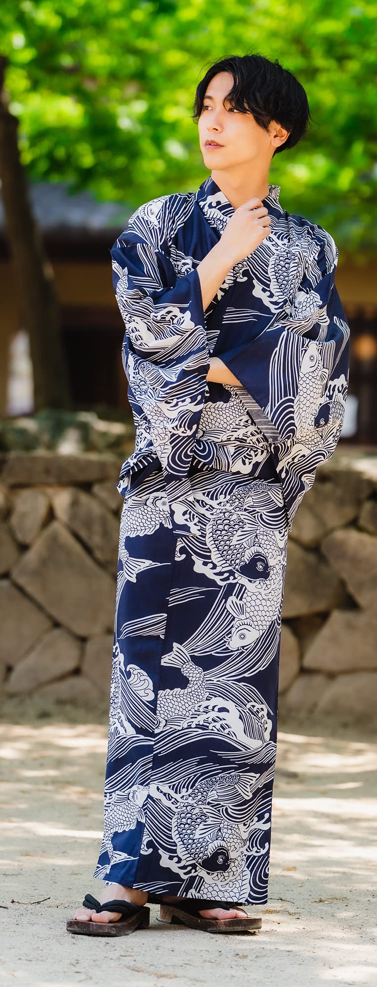 Japanese Kimono Yukata Robe for Men - 100% Cotton Long Bathrobe with Navy Carp Print - Medium Size (58